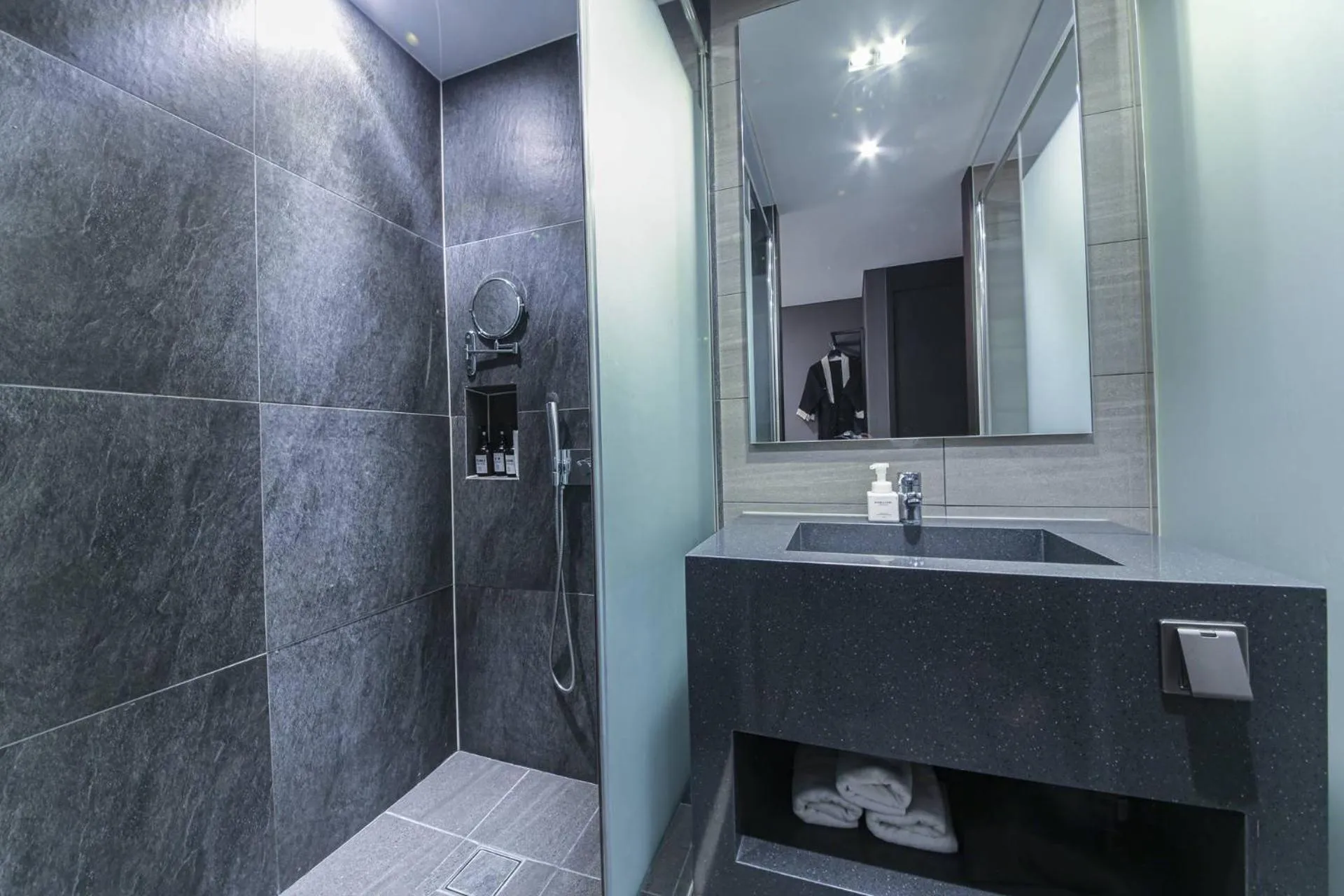 Shower, Bathroom in Zam101Hotel