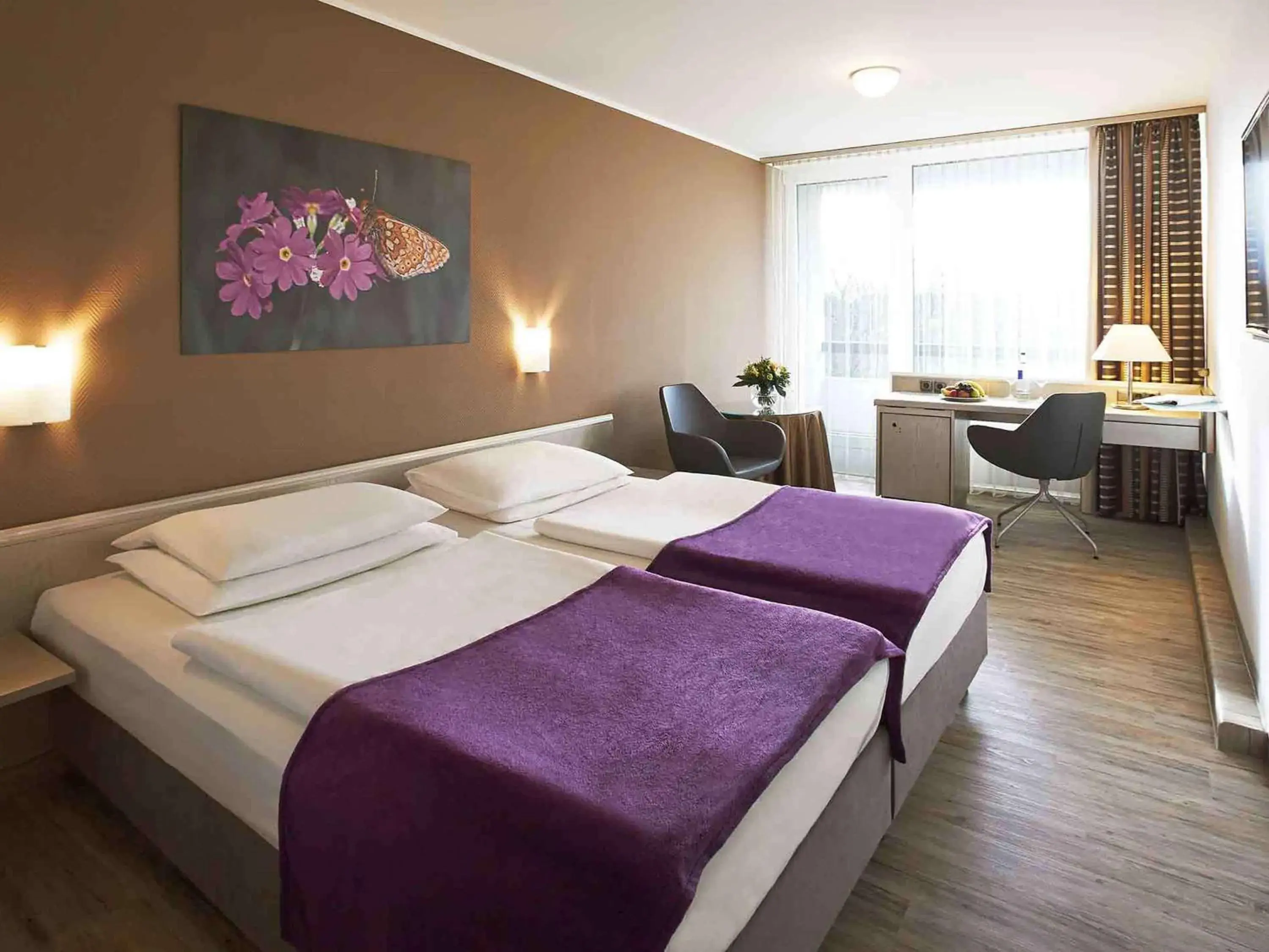 Photo of the whole room, Bed in Mercure Hotel Hameln