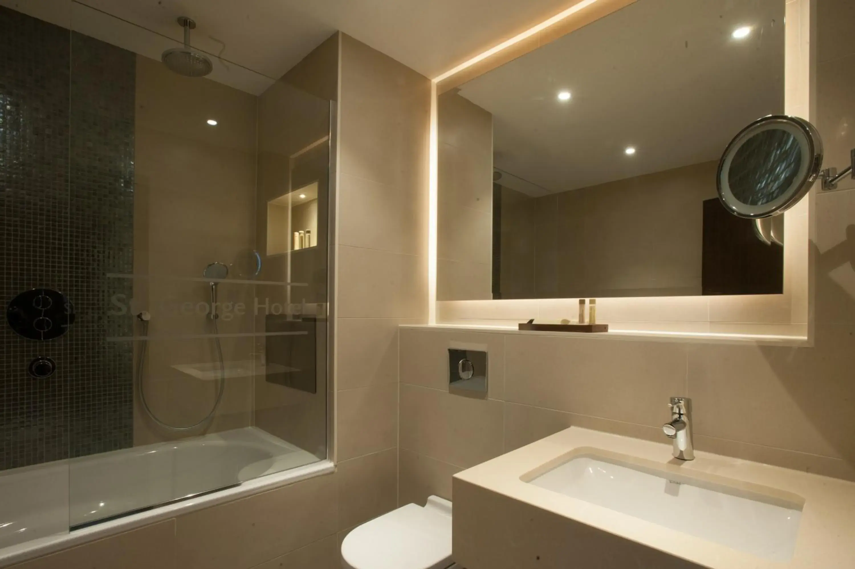 Bathroom in St George's Hotel - Wembley