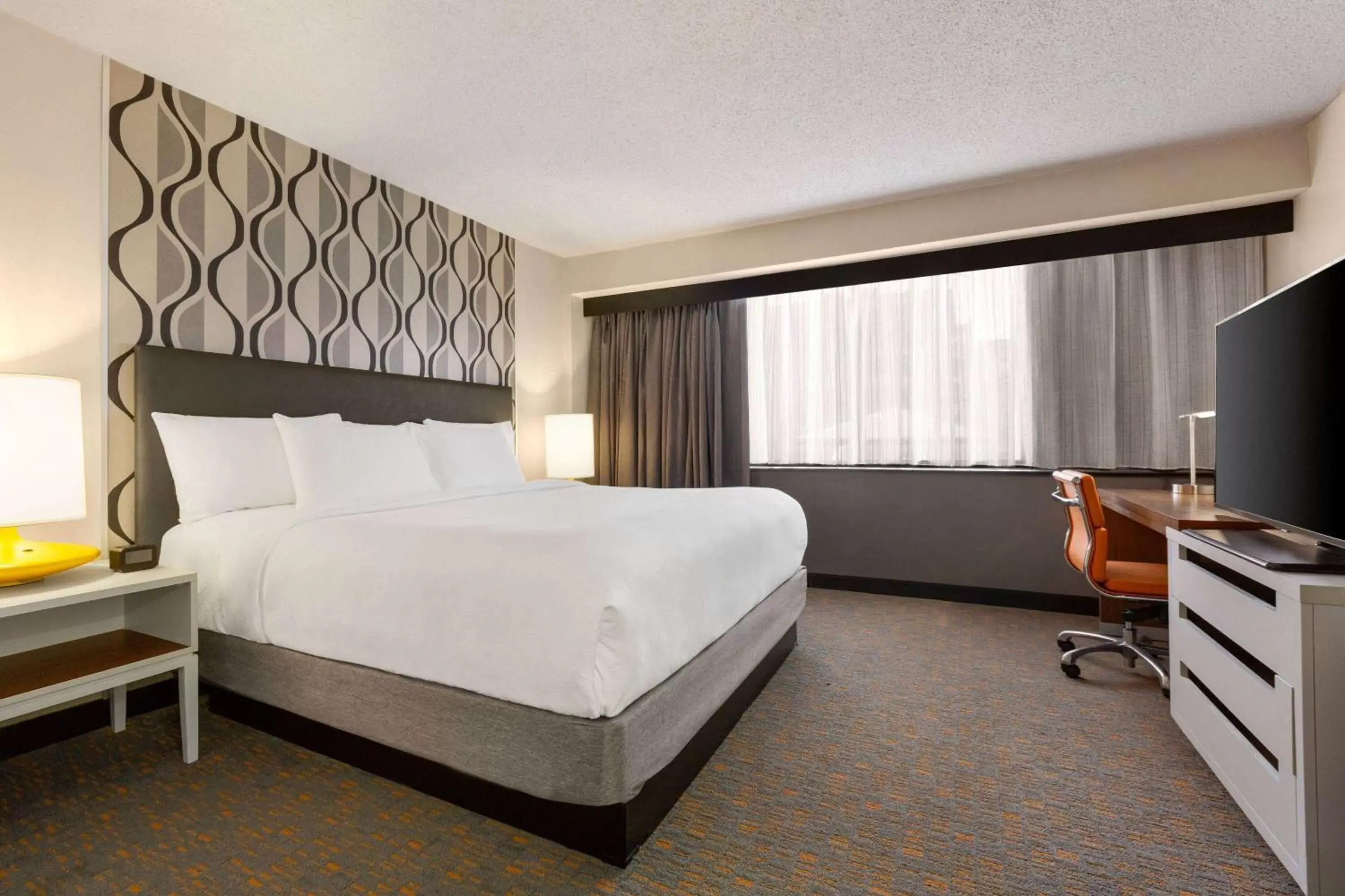 Bed in Wyndham Fort Smith City Center