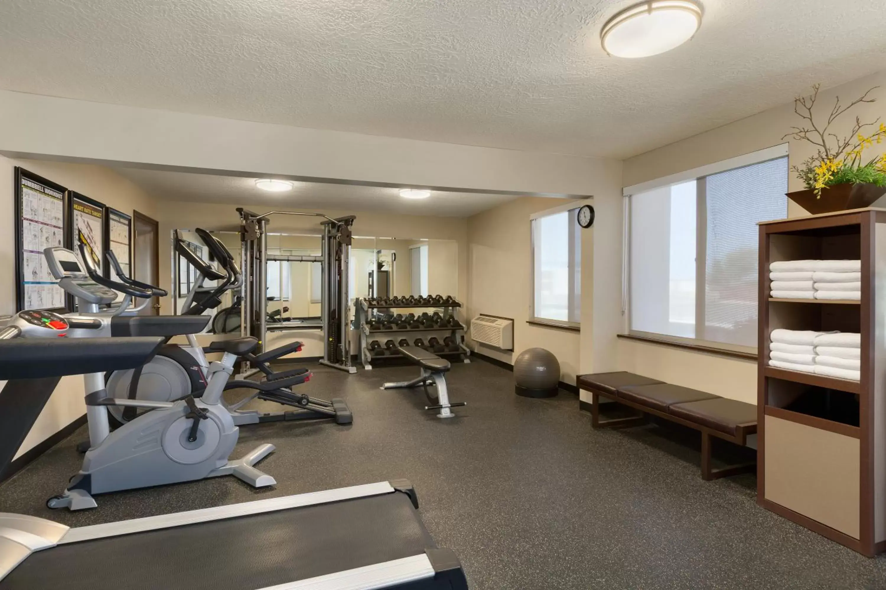 Fitness centre/facilities, Fitness Center/Facilities in Park Inn by Radisson Salt Lake City -Midvale