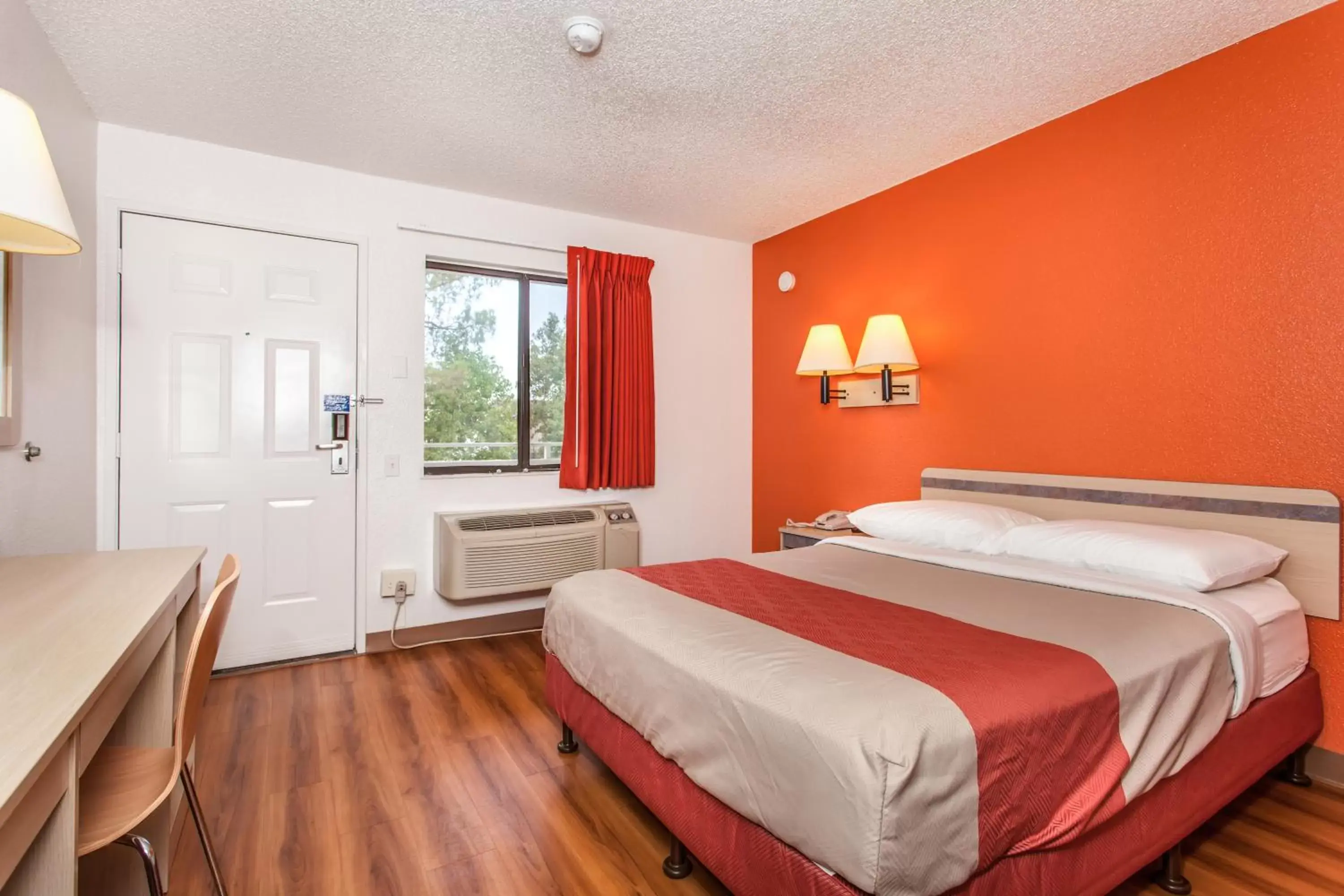 Bedroom, Bed in Motel 6-Fairfield, CA - North
