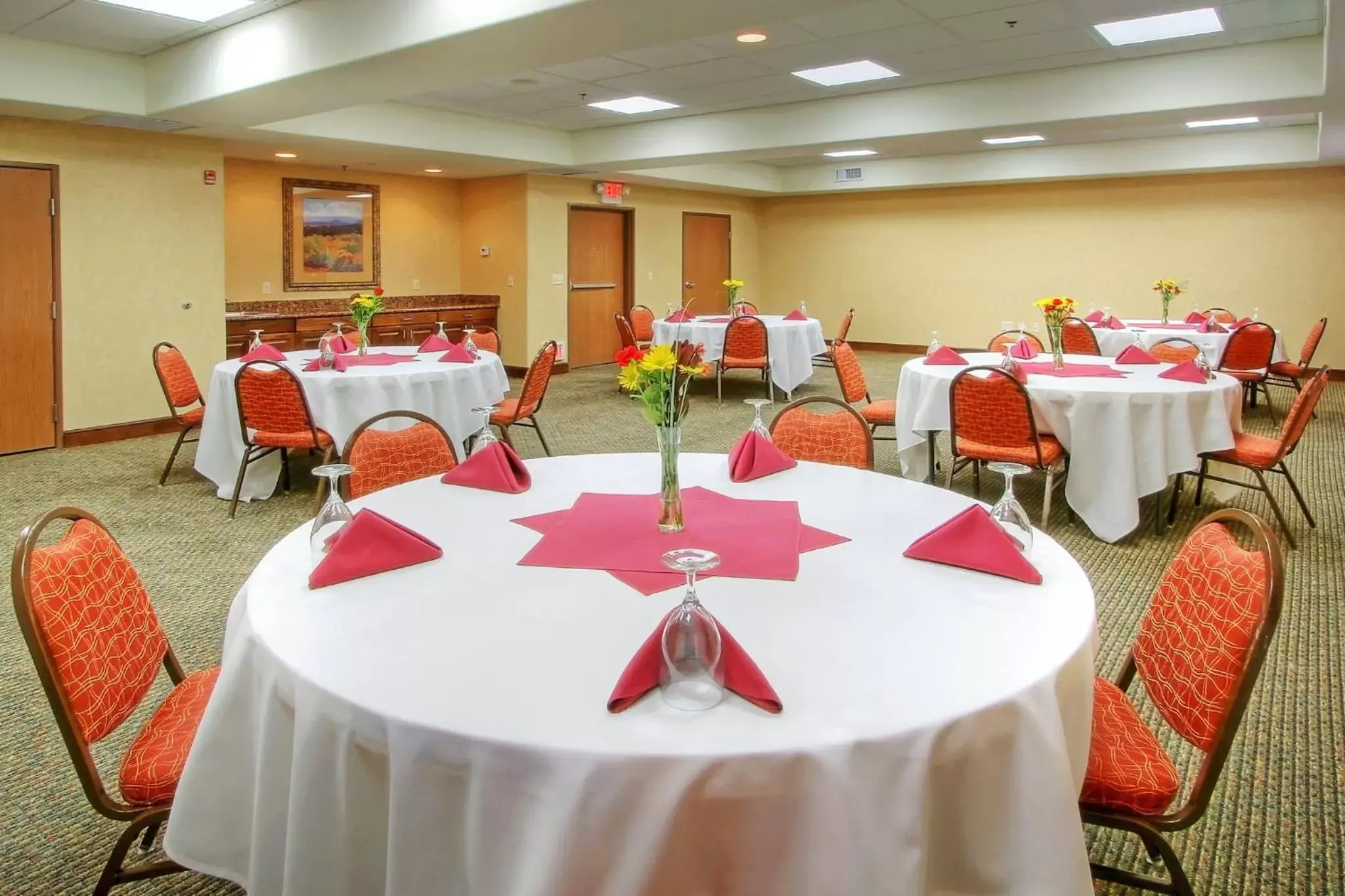 Banquet/Function facilities, Restaurant/Places to Eat in Holiday Inn Express Hotel & Suites Las Vegas, an IHG Hotel