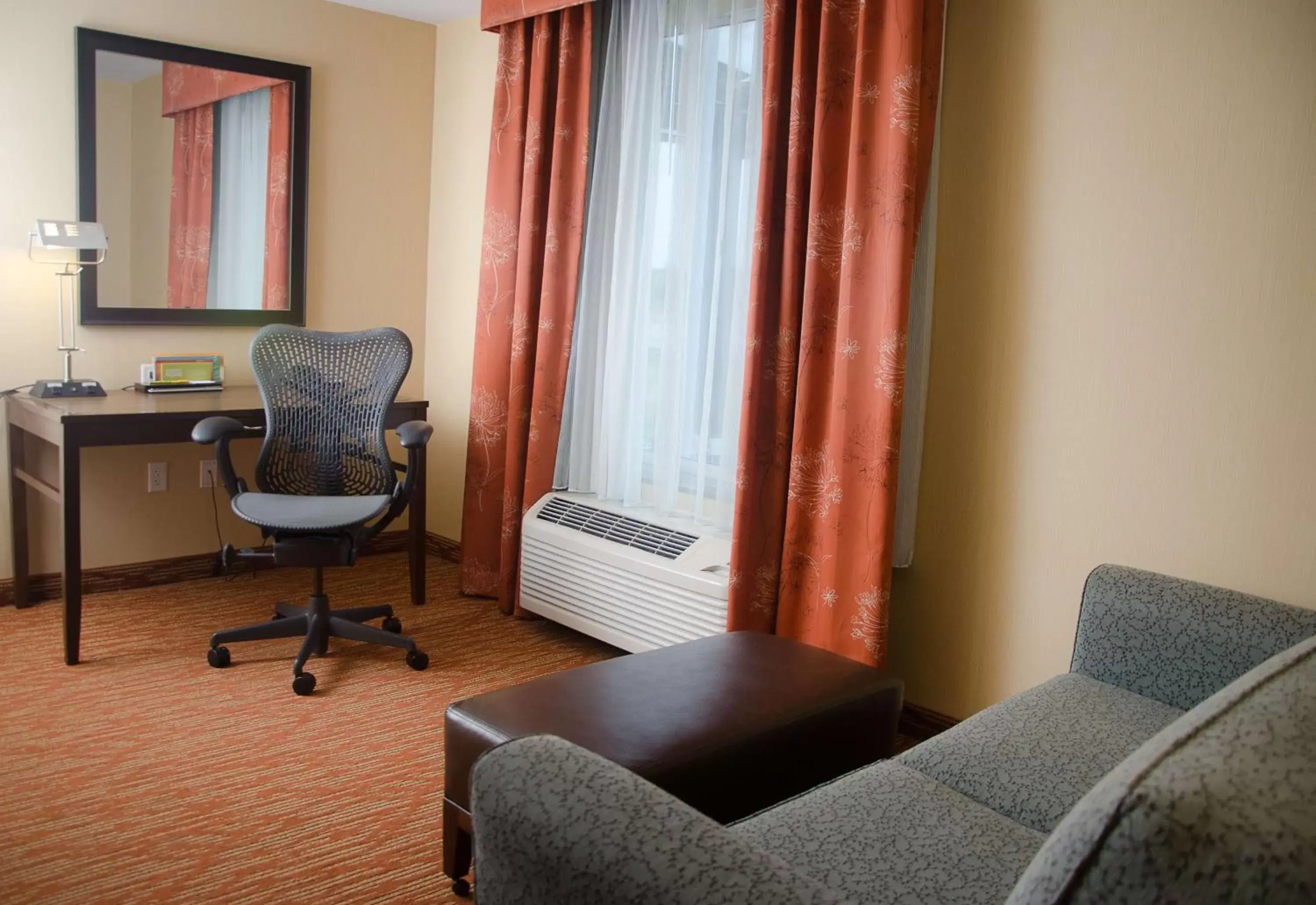 Bedroom, Seating Area in Hilton Garden Inn Watertown