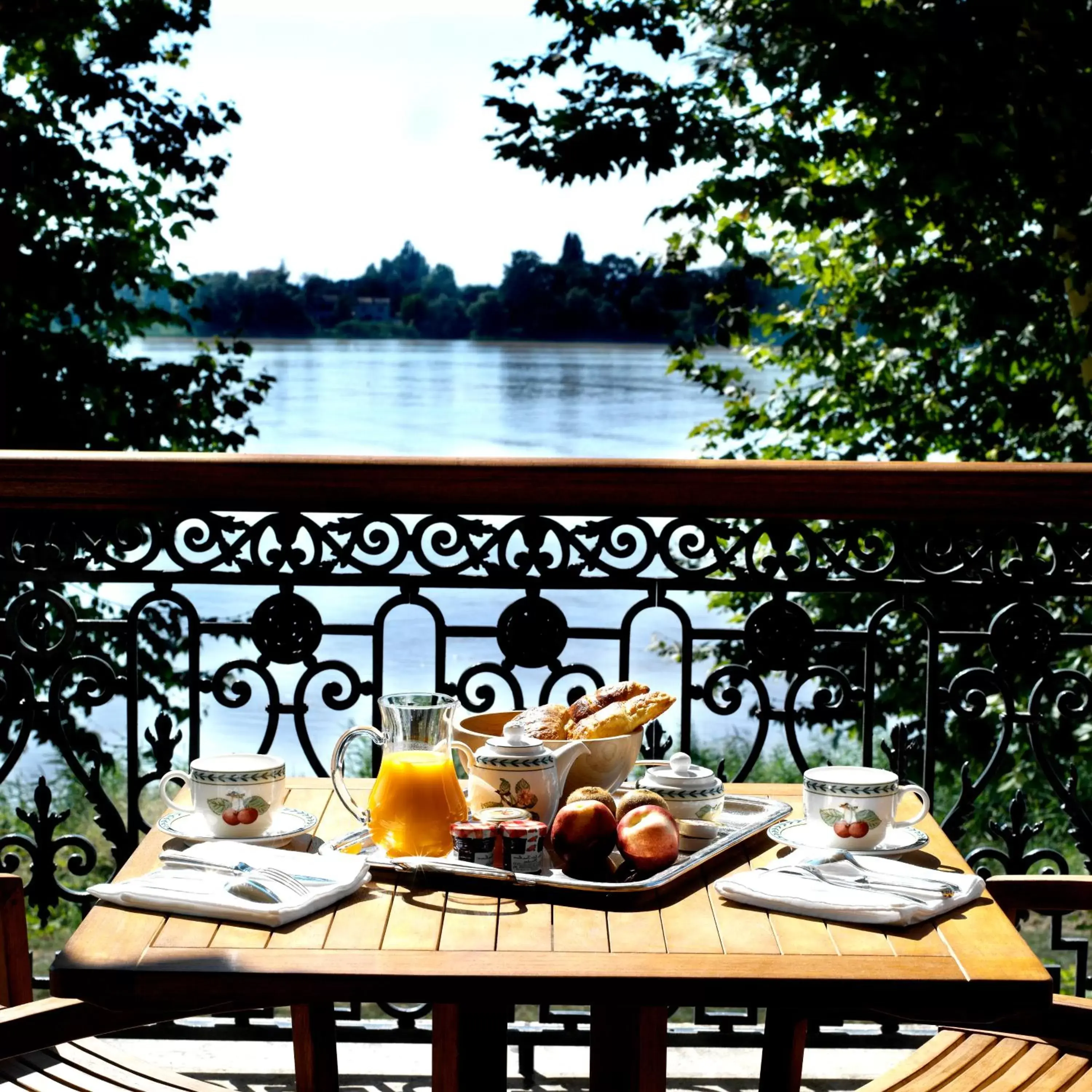 Patio in Château Grattequina Hôtel