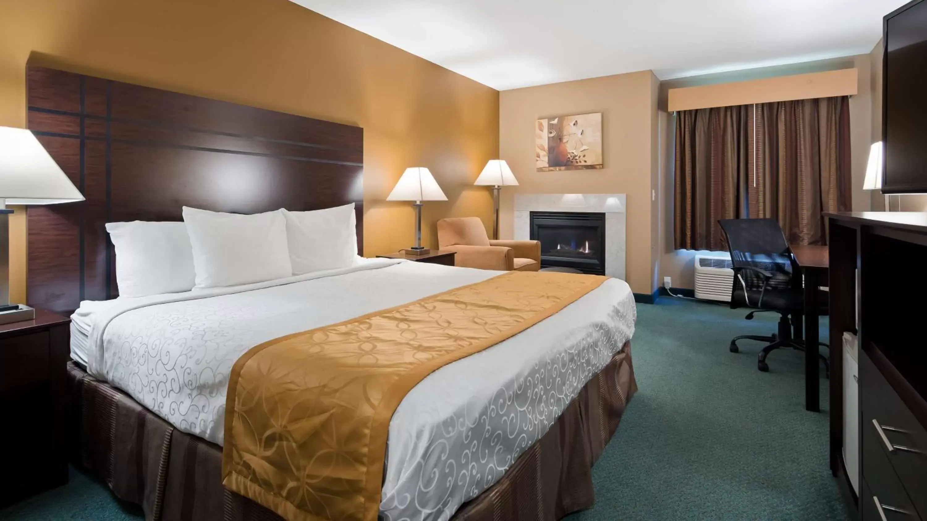 Bedroom, Bed in Best Western Plaza Hotel Saugatuck