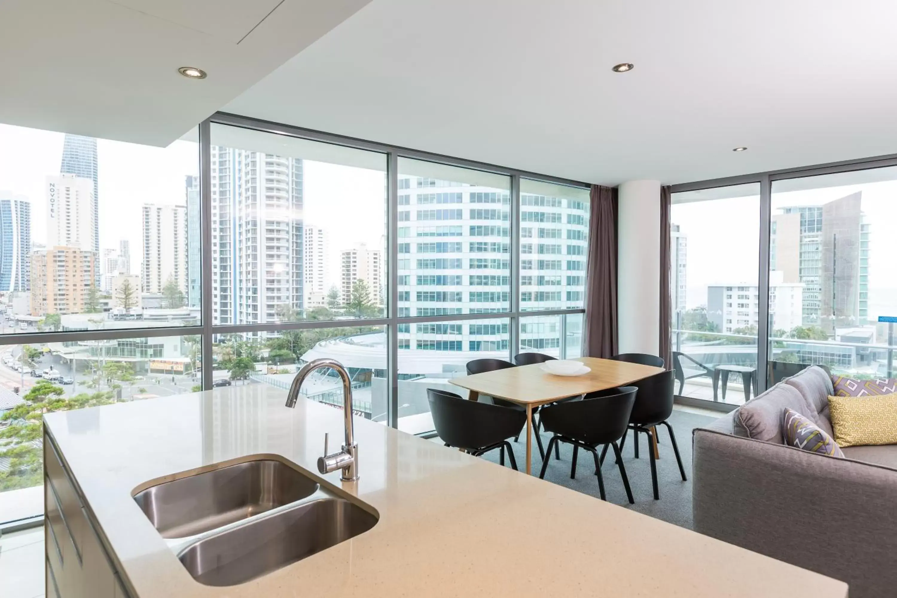 Dining area in Wyndham Resort Surfers Paradise