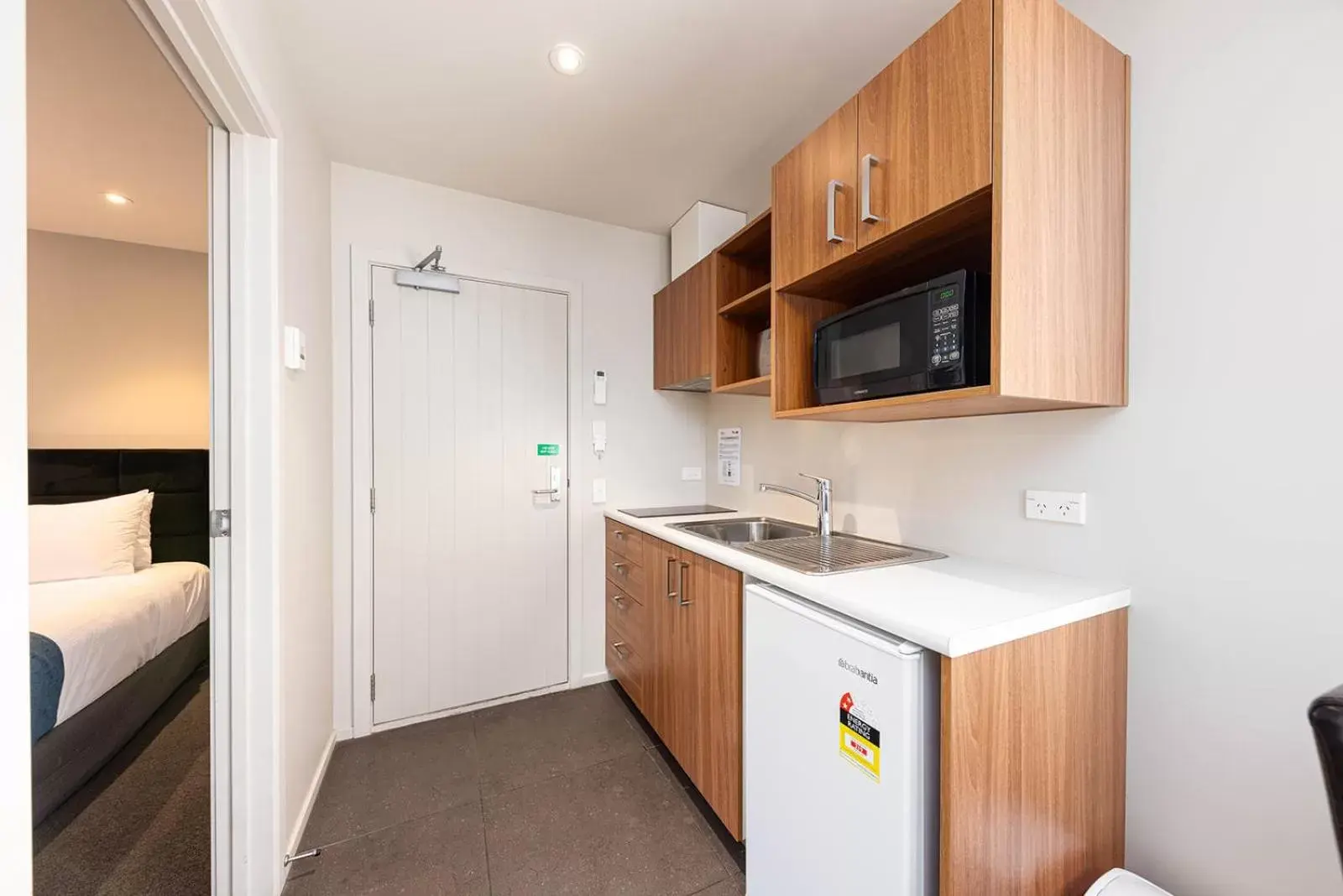 Kitchen or kitchenette, Kitchen/Kitchenette in 311 Motel Riccarton