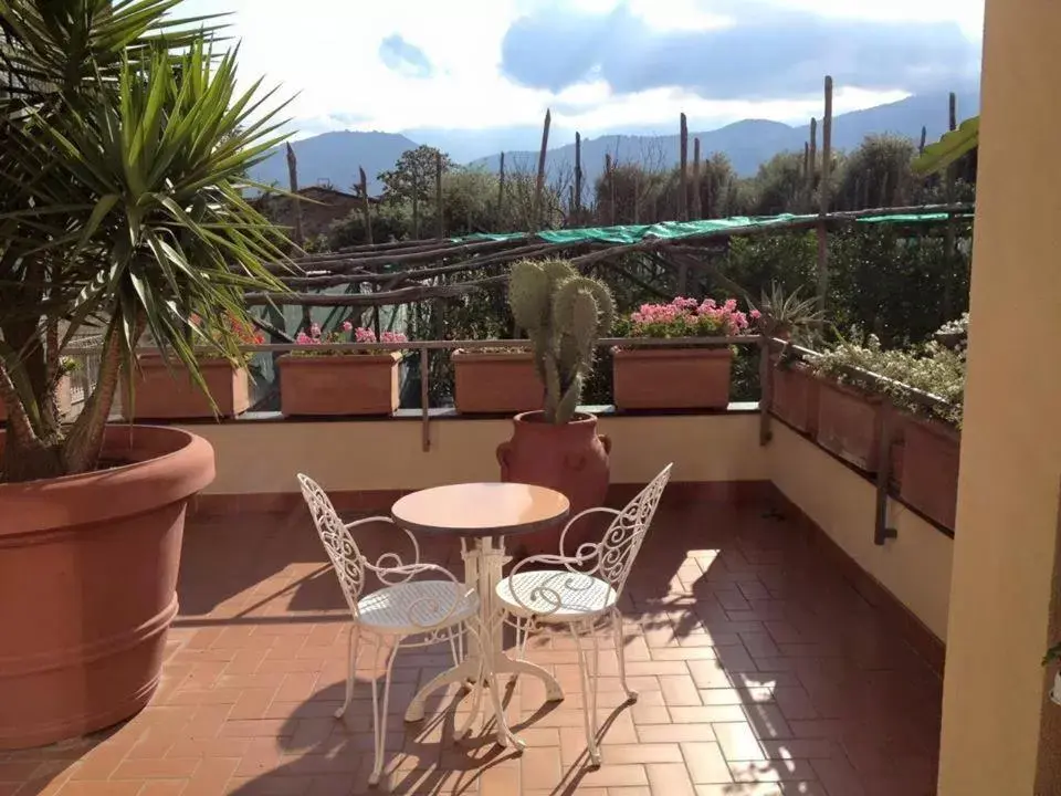 Day, Balcony/Terrace in Domus Felix