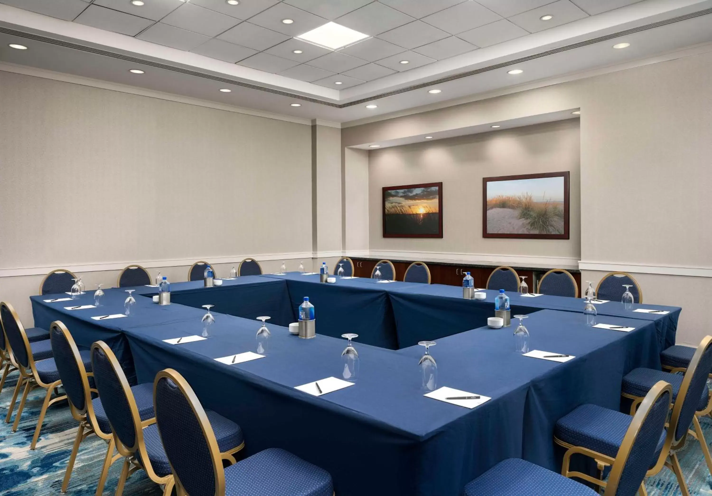 Meeting/conference room in Hilton Virginia Beach Oceanfront