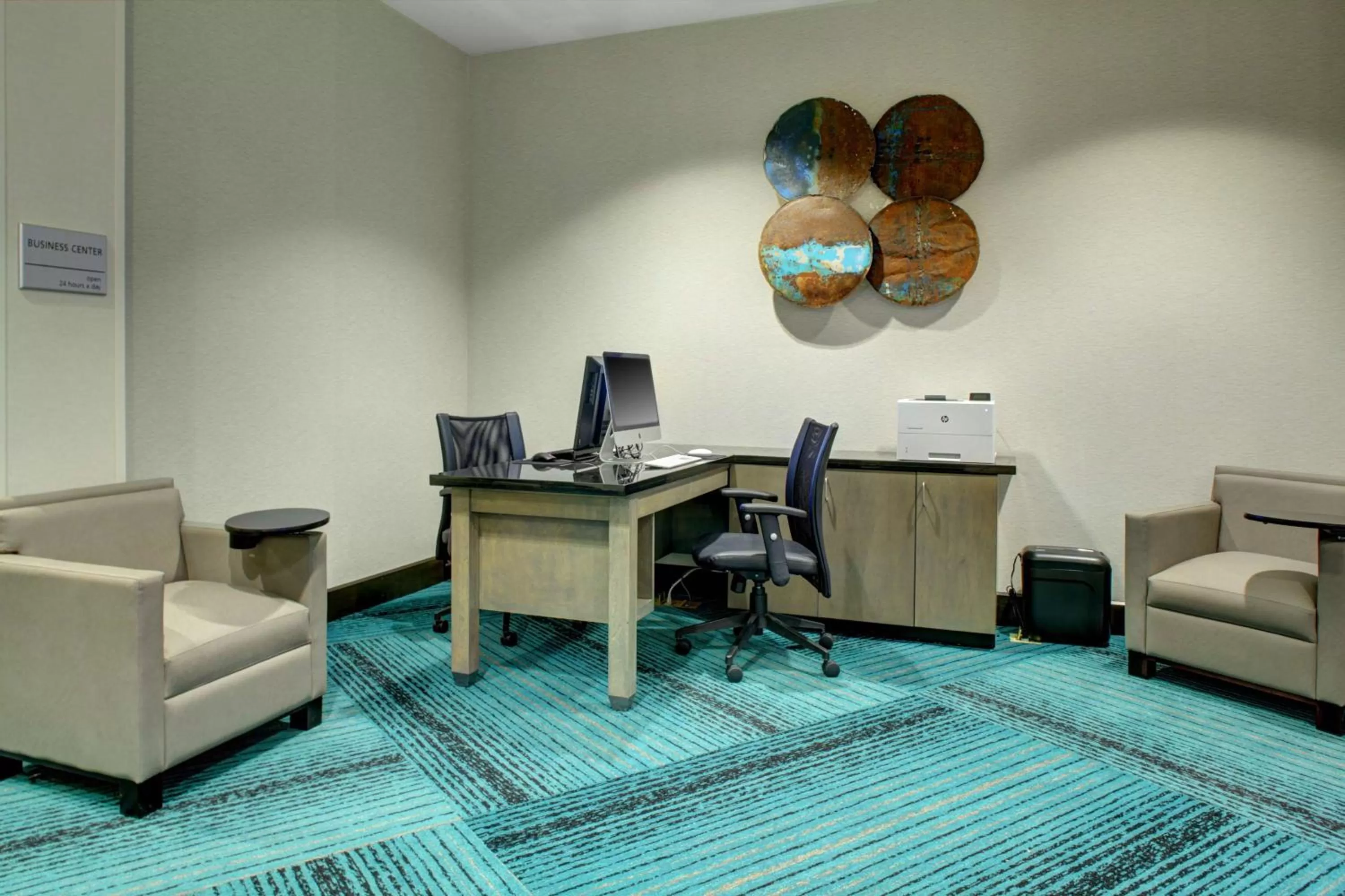 Business facilities in Hampton Inn & Suites - Roanoke-Downtown, VA