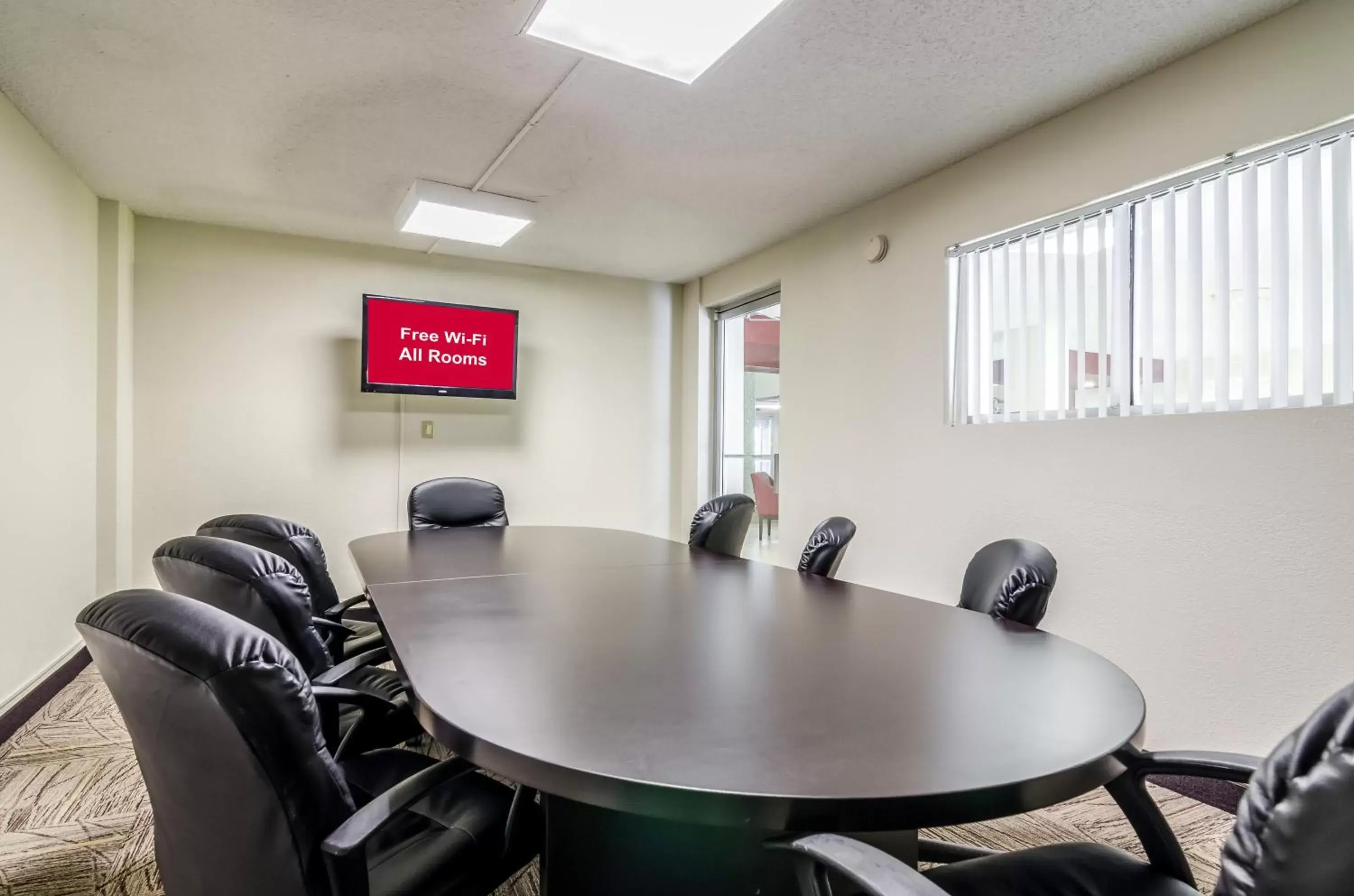 Meeting/conference room in Red Roof Inn PLUS+ Wichita East