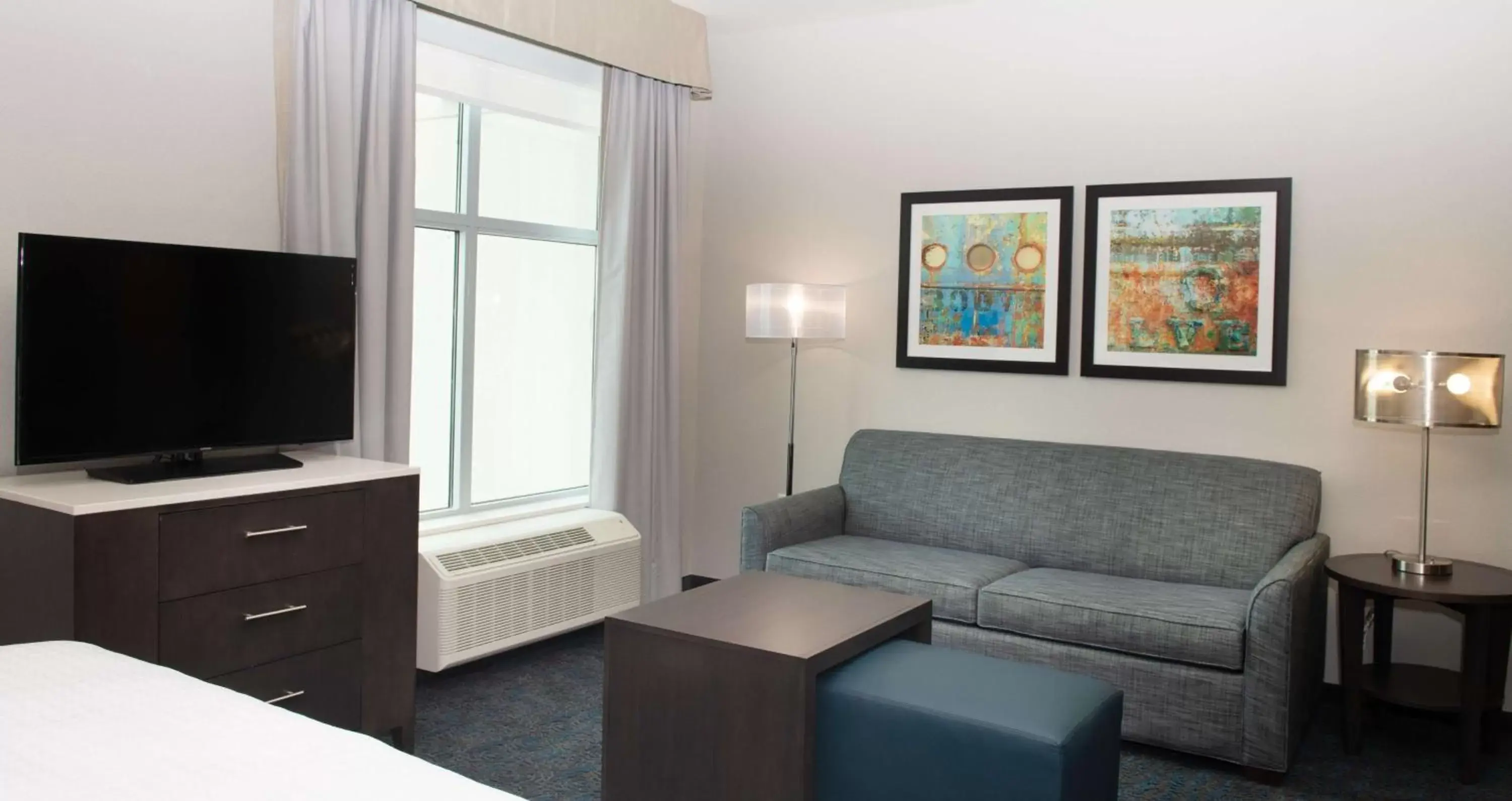 Living room, Seating Area in Homewood Suites By Hilton North Charleston