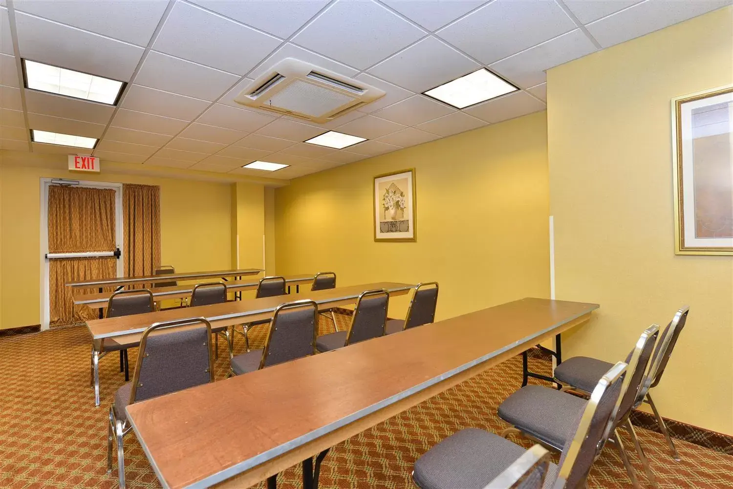 Meeting/conference room in Best Western Plus Crossroads Inn & Suites