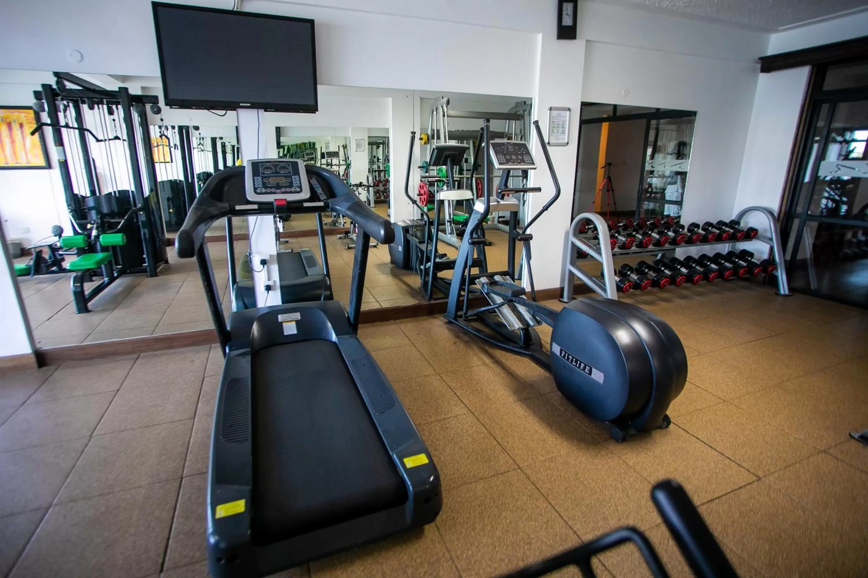 Fitness centre/facilities in CityBlue Creekside Hotel & Suites