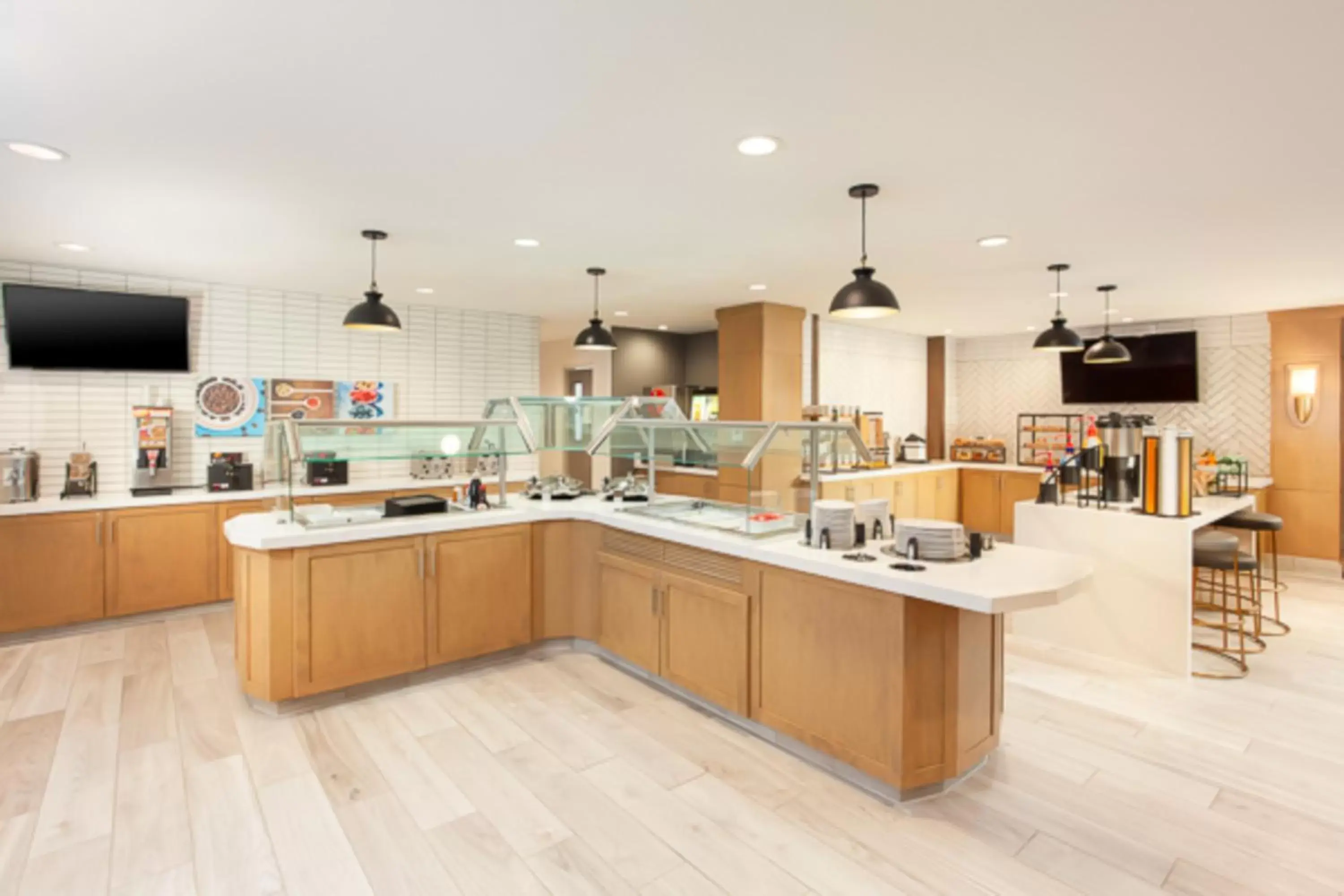 Breakfast, Kitchen/Kitchenette in Staybridge Suites - San Bernardino - Loma Linda