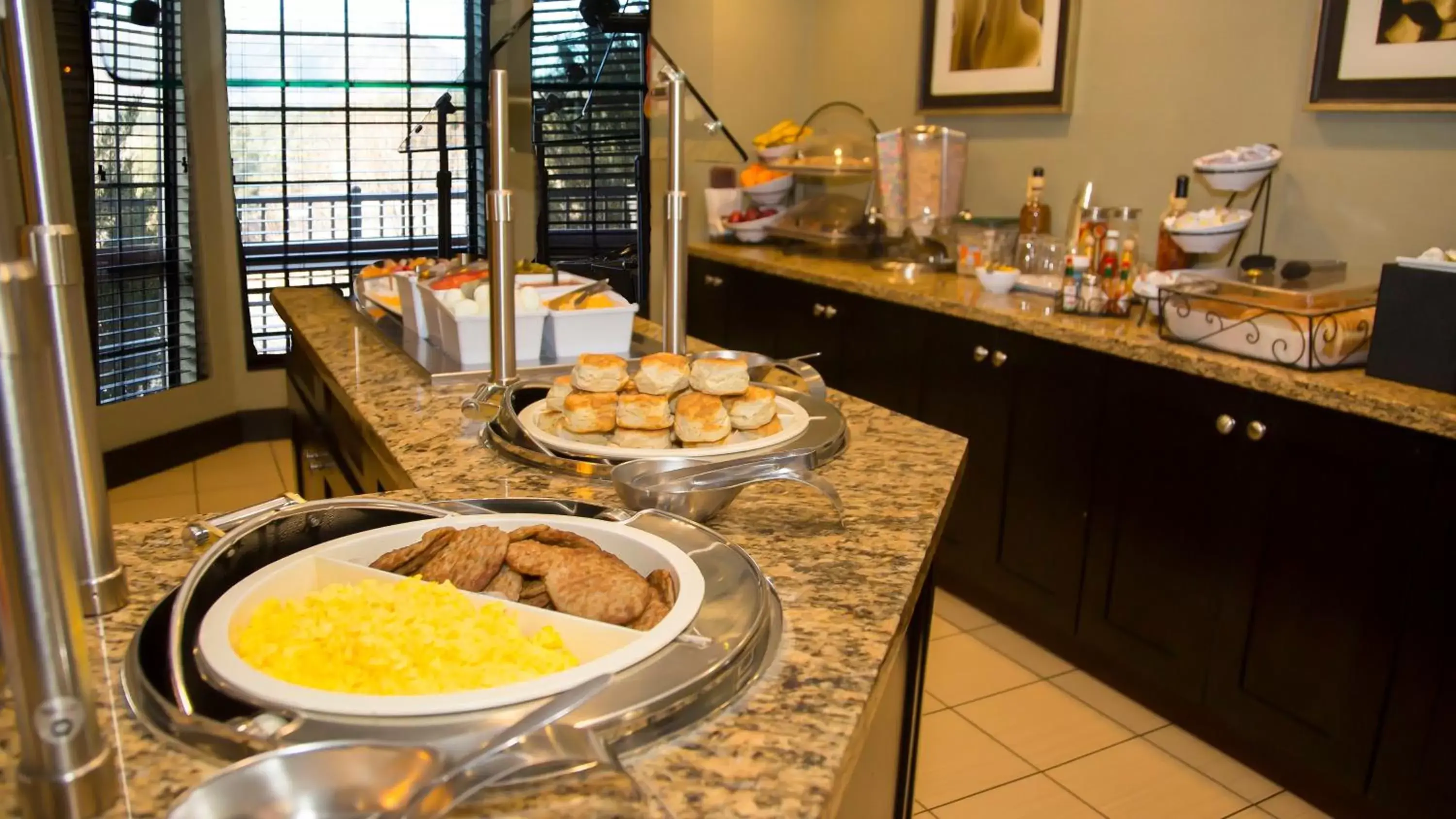 Breakfast, Food in Staybridge Suites Colorado Springs North, an IHG Hotel