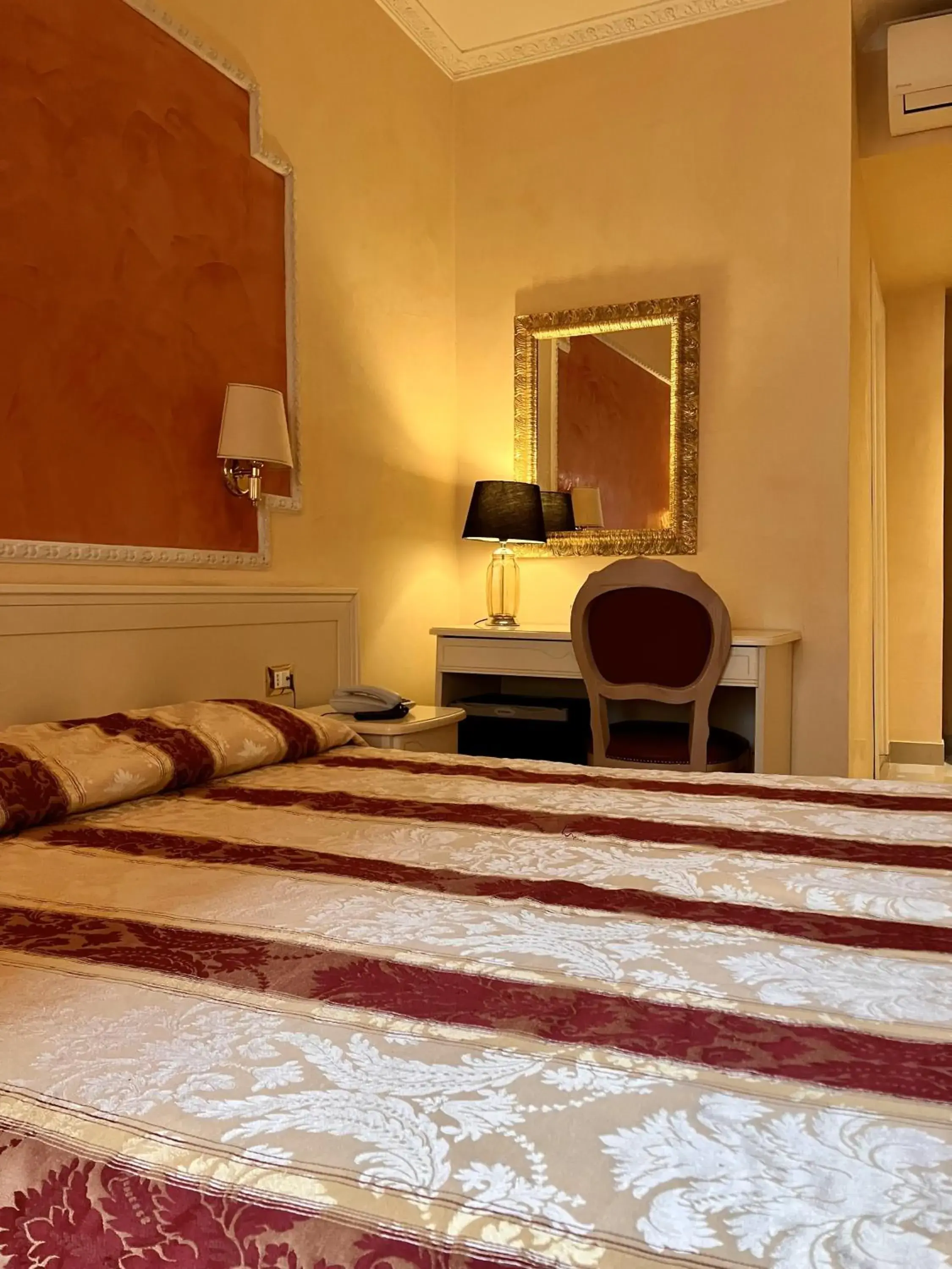 Bed in Hotel Erdarelli