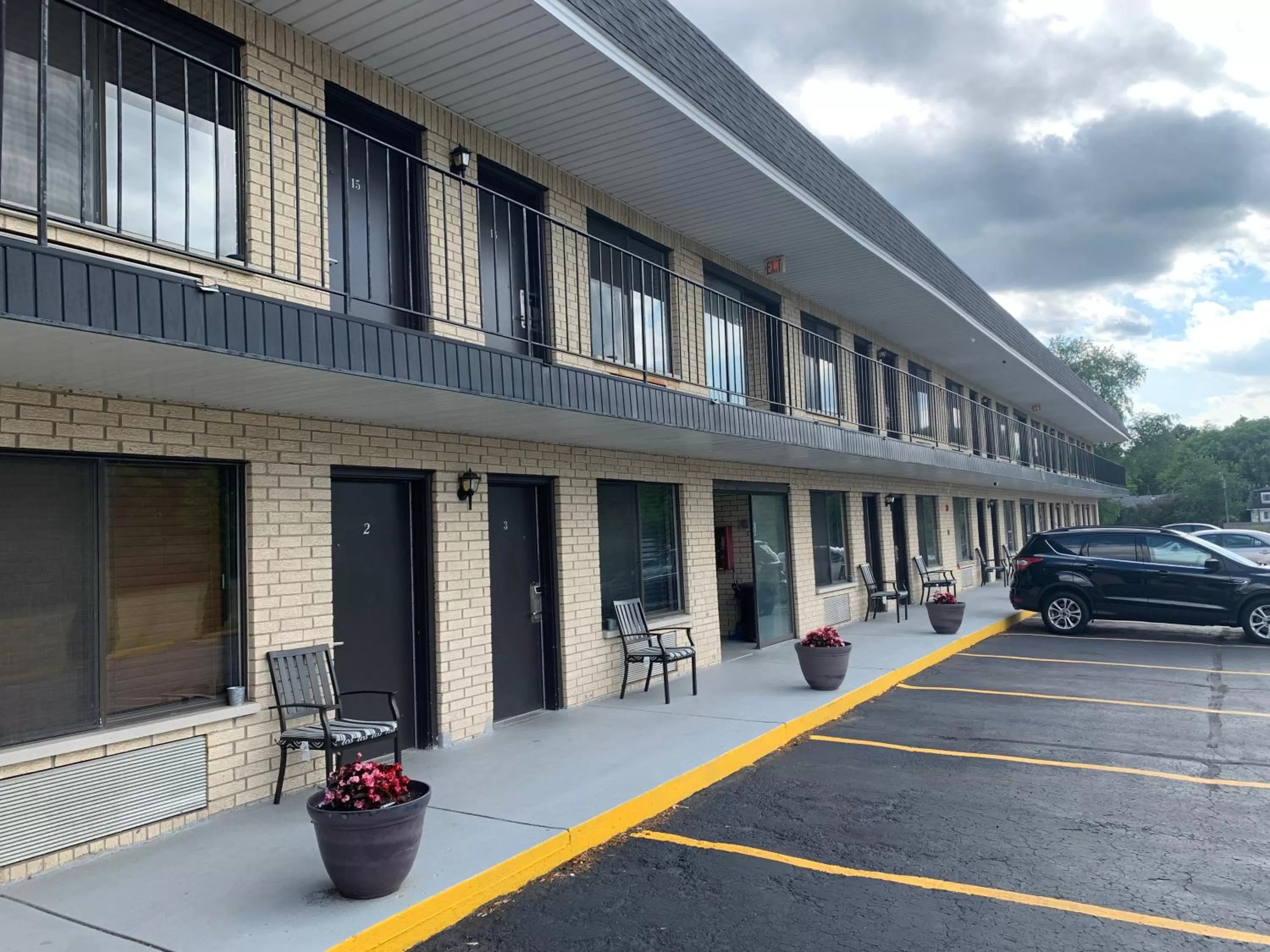 Property building in Geneva Wells Inn