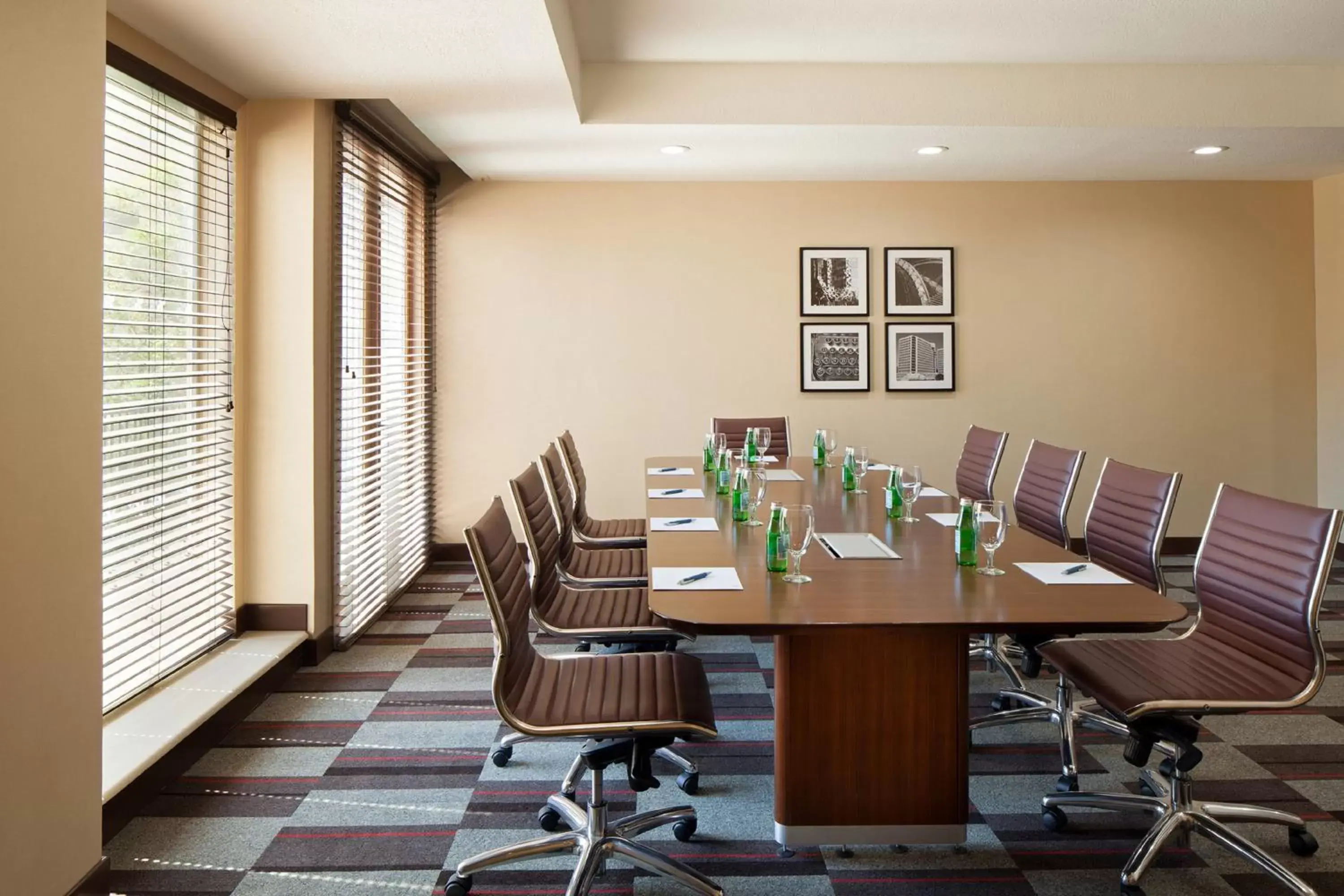 Meeting/conference room in Four Points by Sheraton San Jose Airport