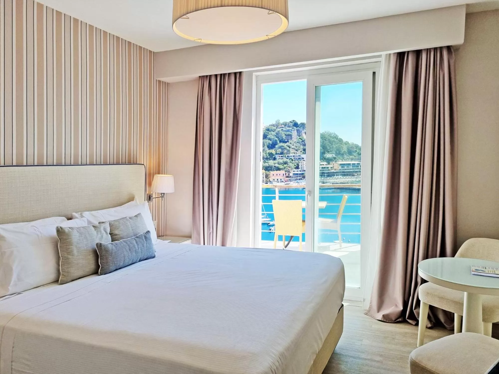 Photo of the whole room, Bed in Hotel Plaza