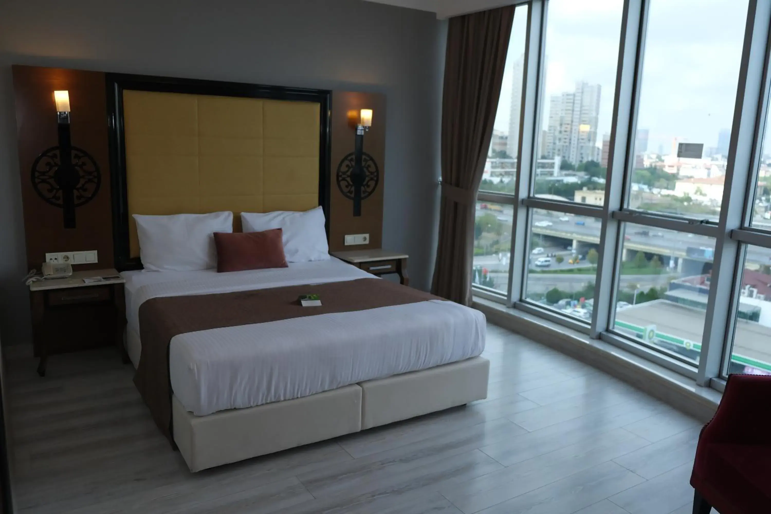 Bedroom, Bed in Asia City Hotel