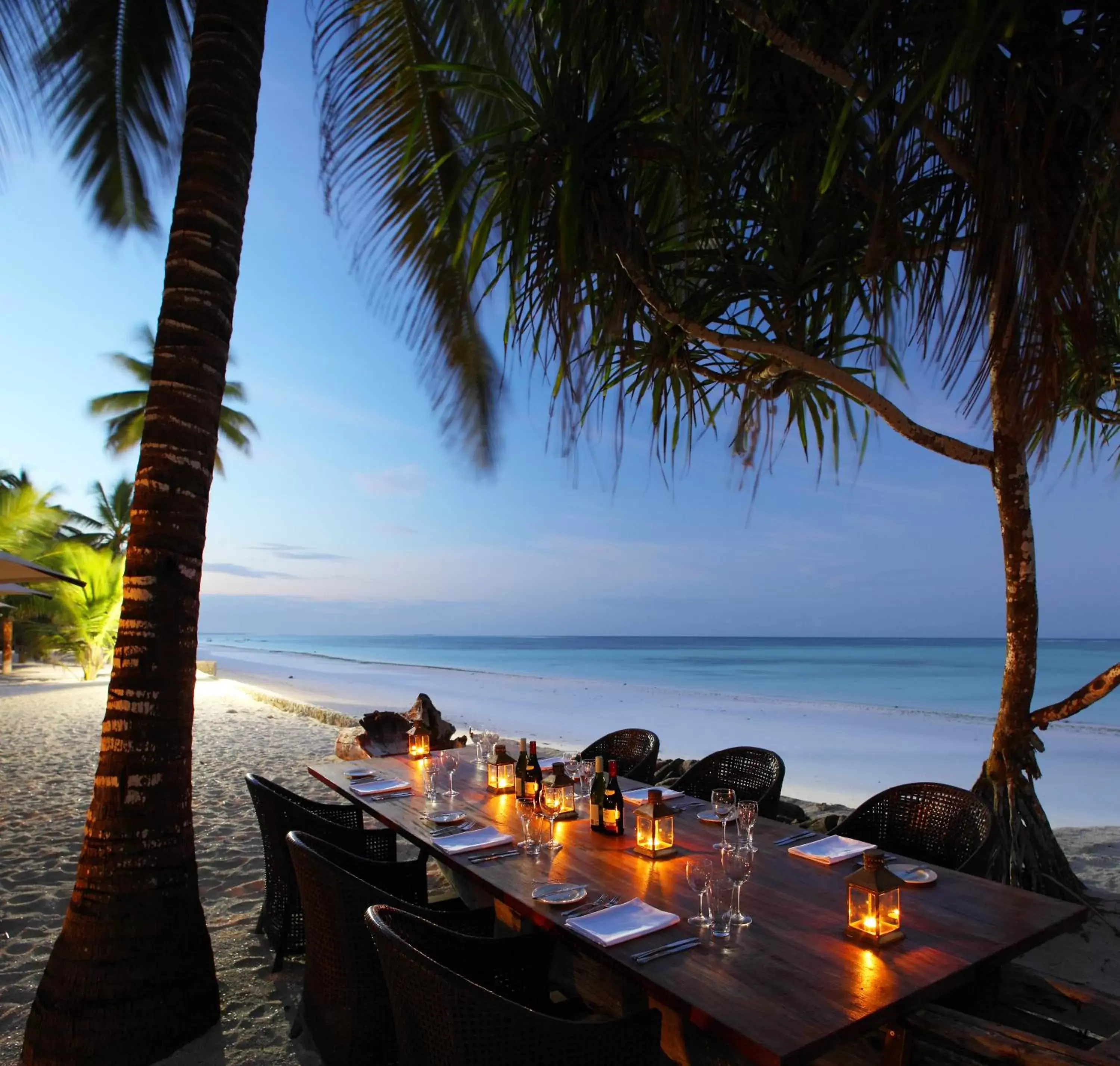 Restaurant/places to eat in Sultan Sands Island Resort