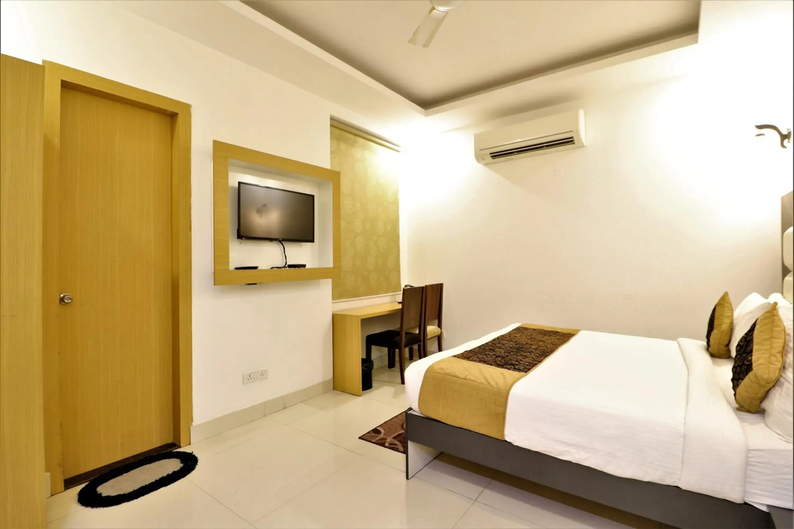 TV and multimedia, TV/Entertainment Center in Hotel Aeropath Near IGI Airport Delhi