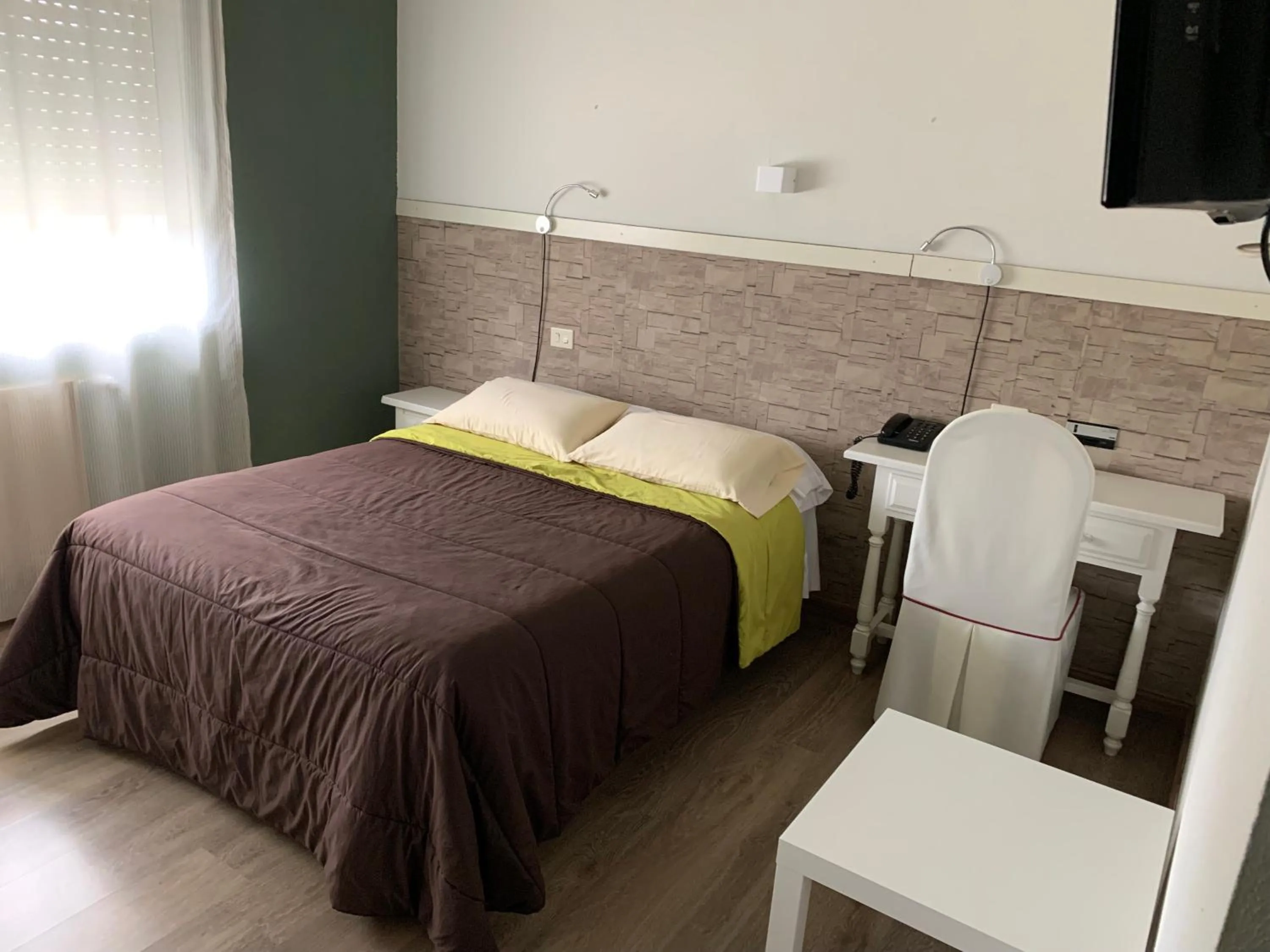 Bedroom, Bed in Hotel Los Olmos