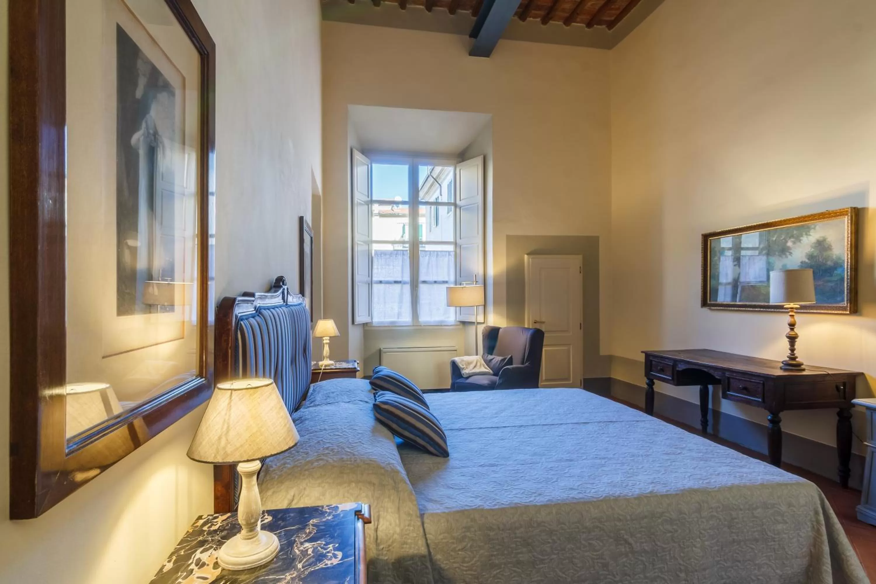 Photo of the whole room, Bed in Dimora Storica Palazzo Puccini