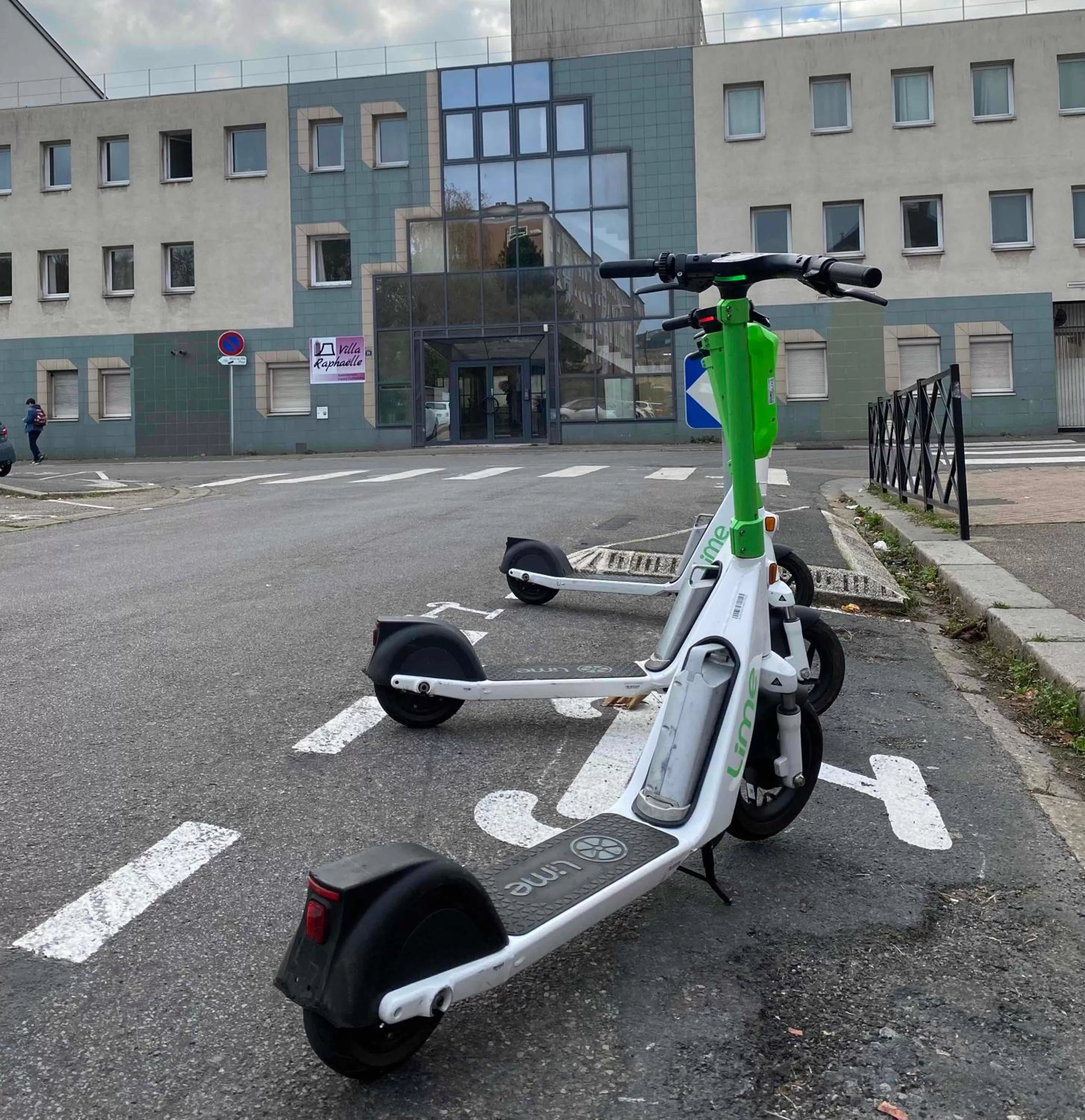 Neighbourhood in Villa Raphaëlle #2 Centre ville avec parking