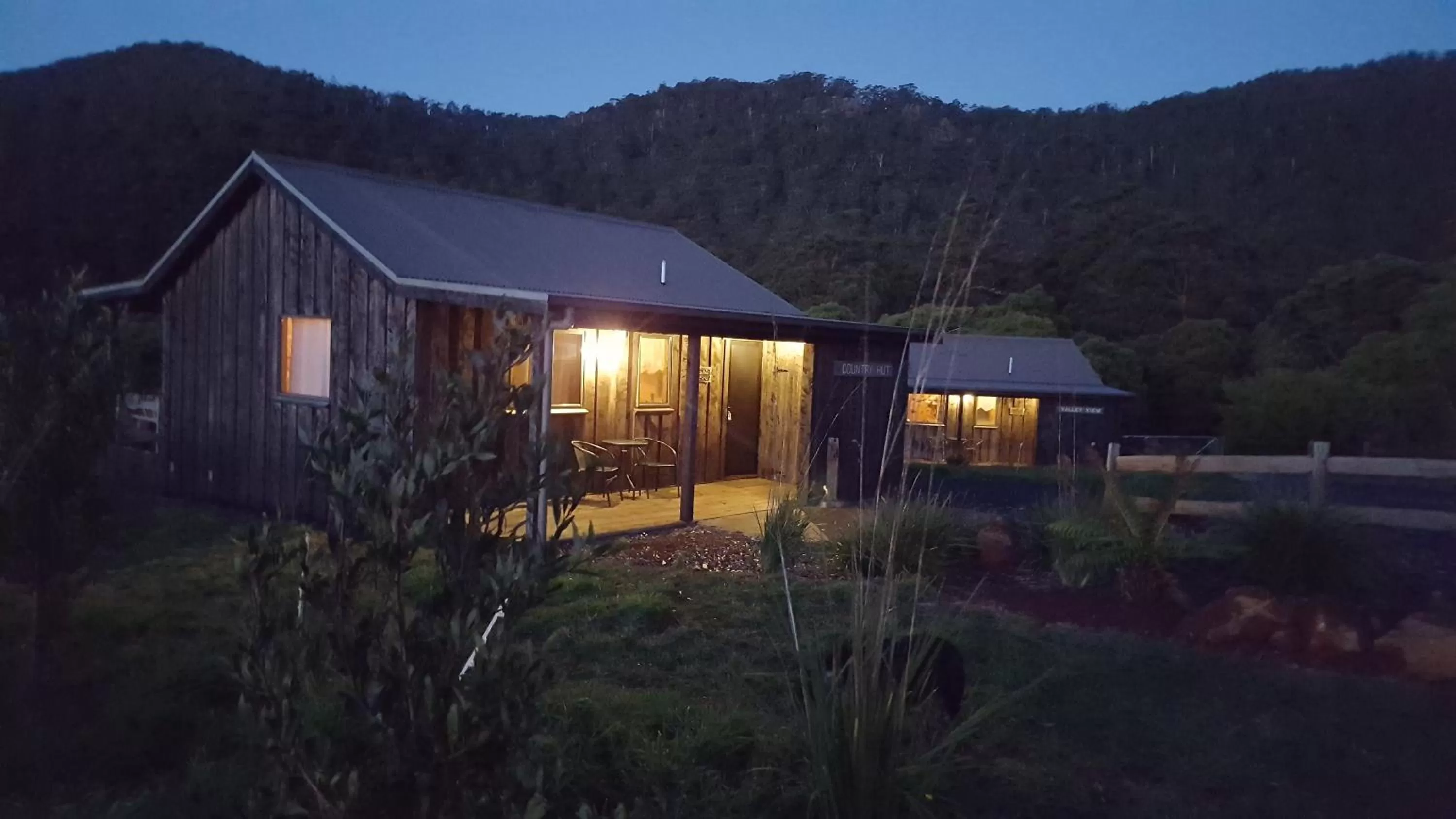 Rustic Hut Bush Retreat