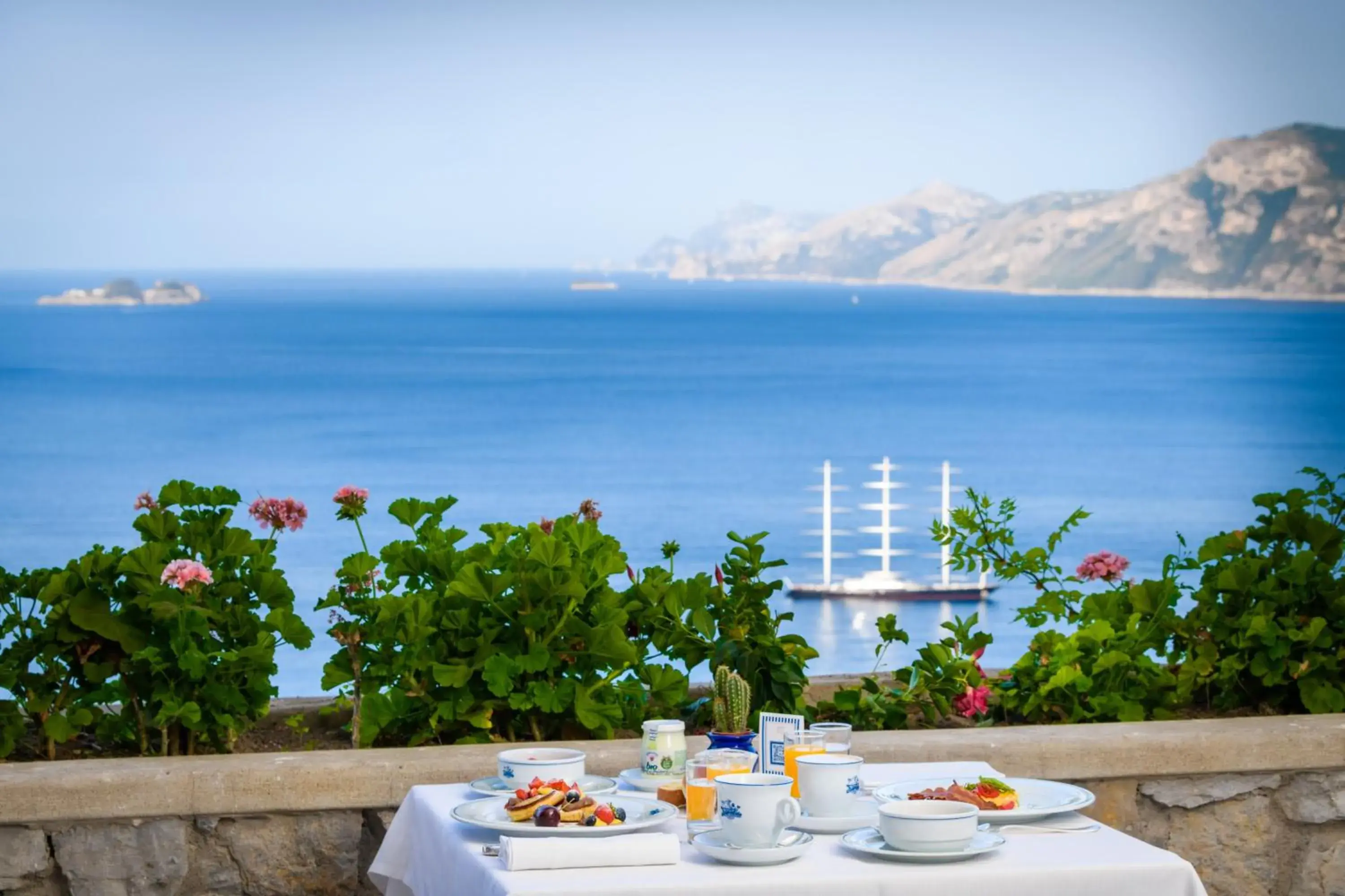 Breakfast in Grand Hotel Tritone