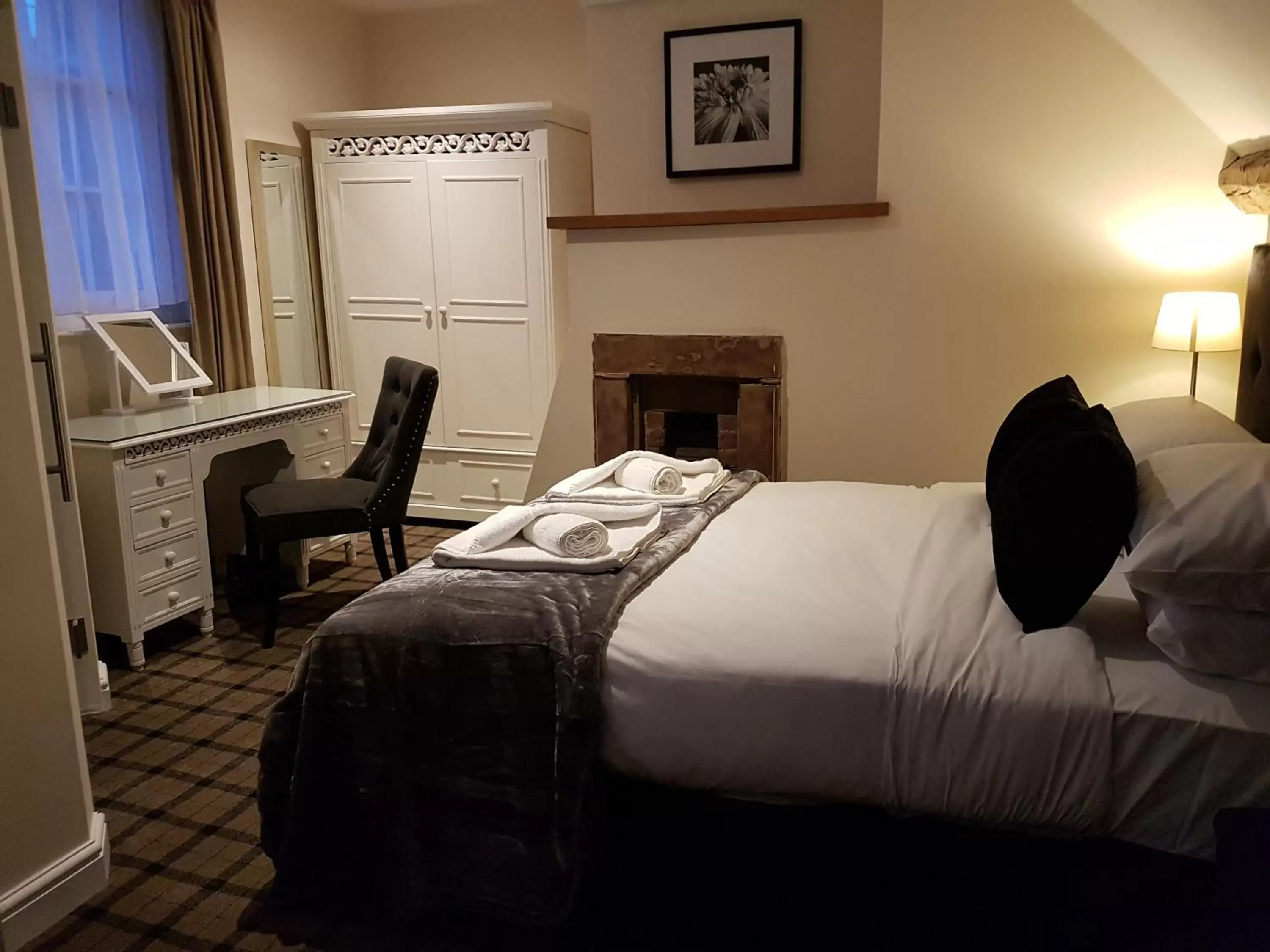 Bed in The Lion Hotel Bed in The Lion Hotel