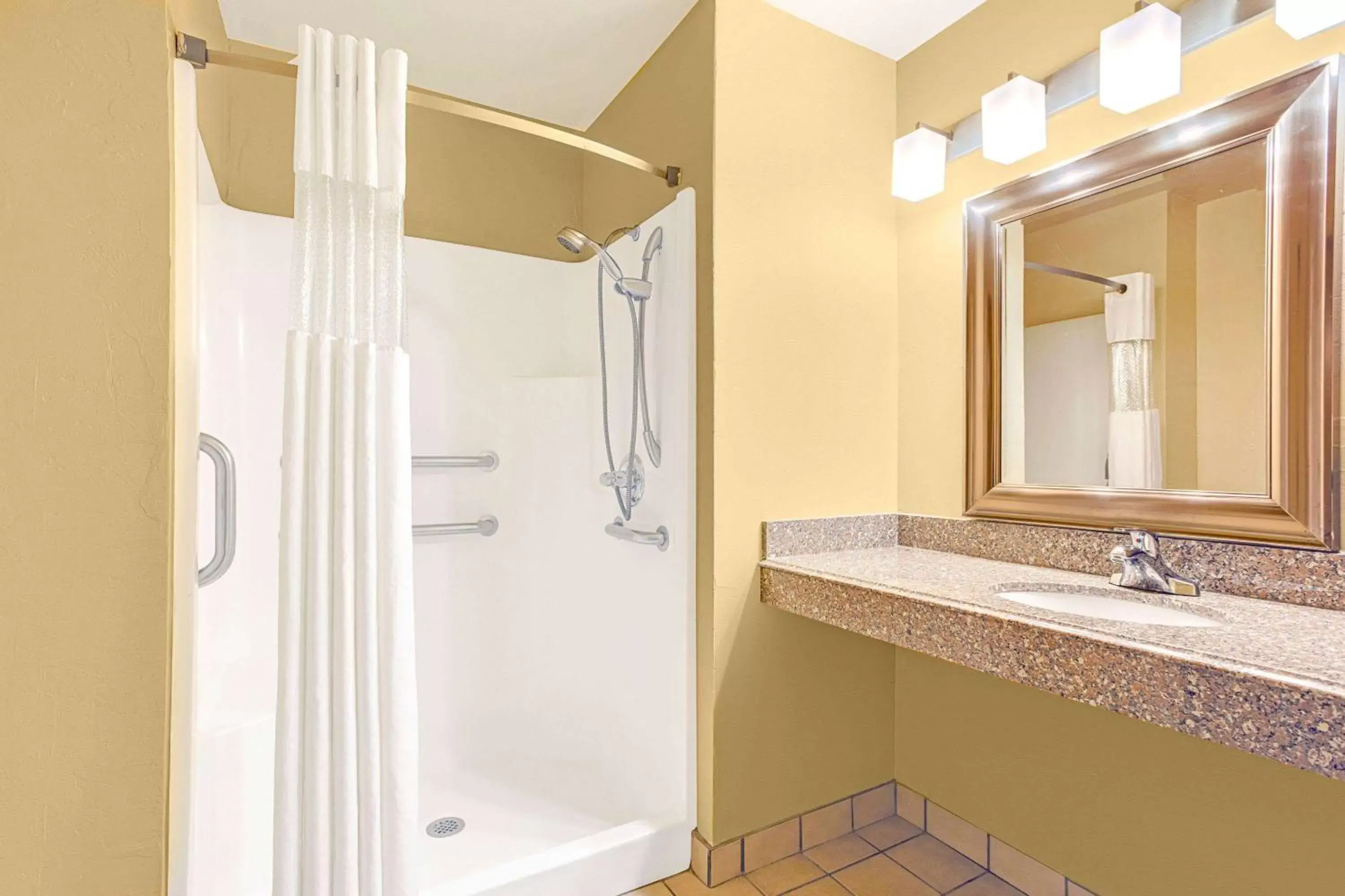 Photo of the whole room in Days Inn by Wyndham Oklahoma City Photo of the whole room in Days Inn by Wyndham Oklahoma City