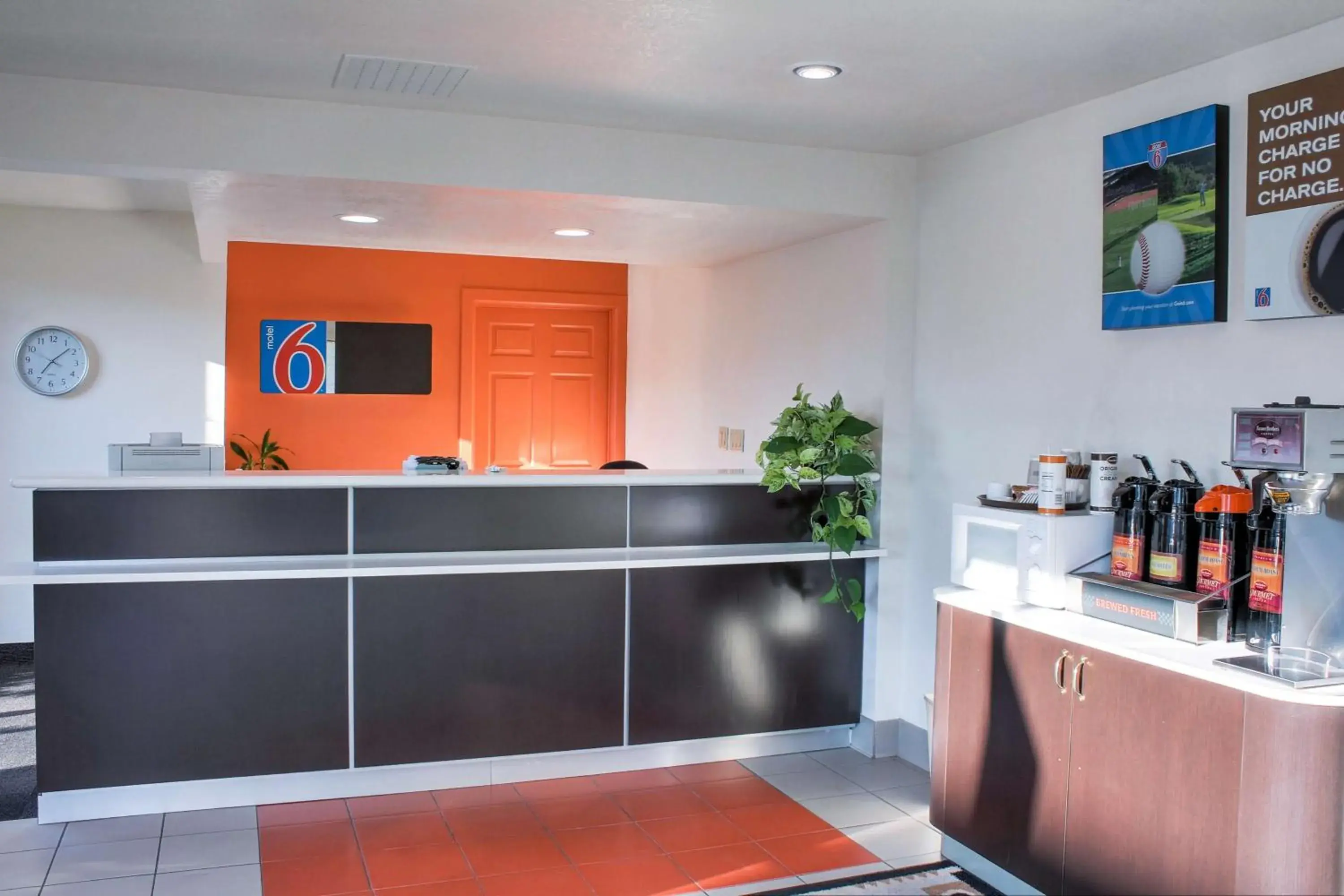 Lobby or reception in Motel 6-Bishop, CA