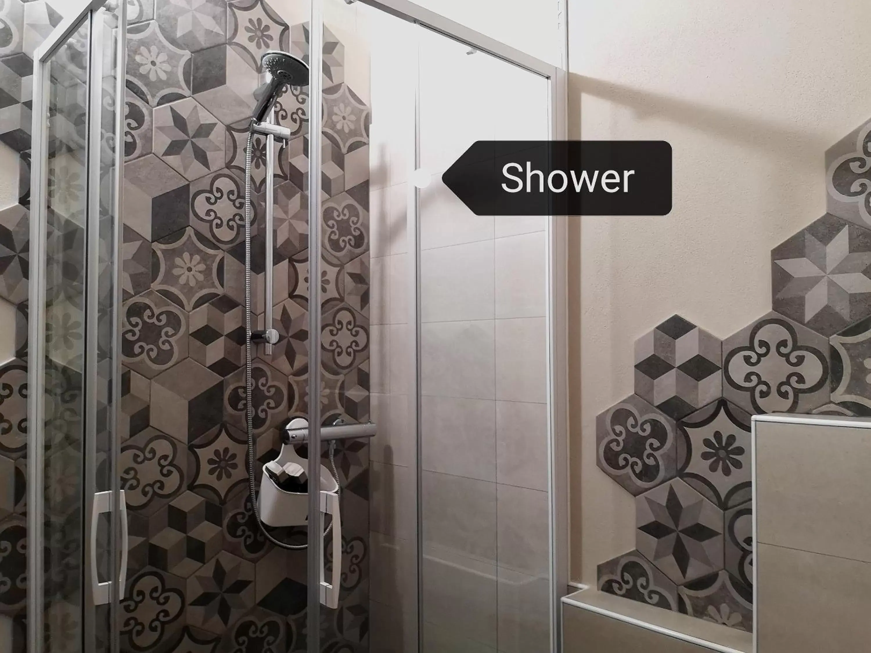 Shower, Bathroom in Tetto alle Rondini