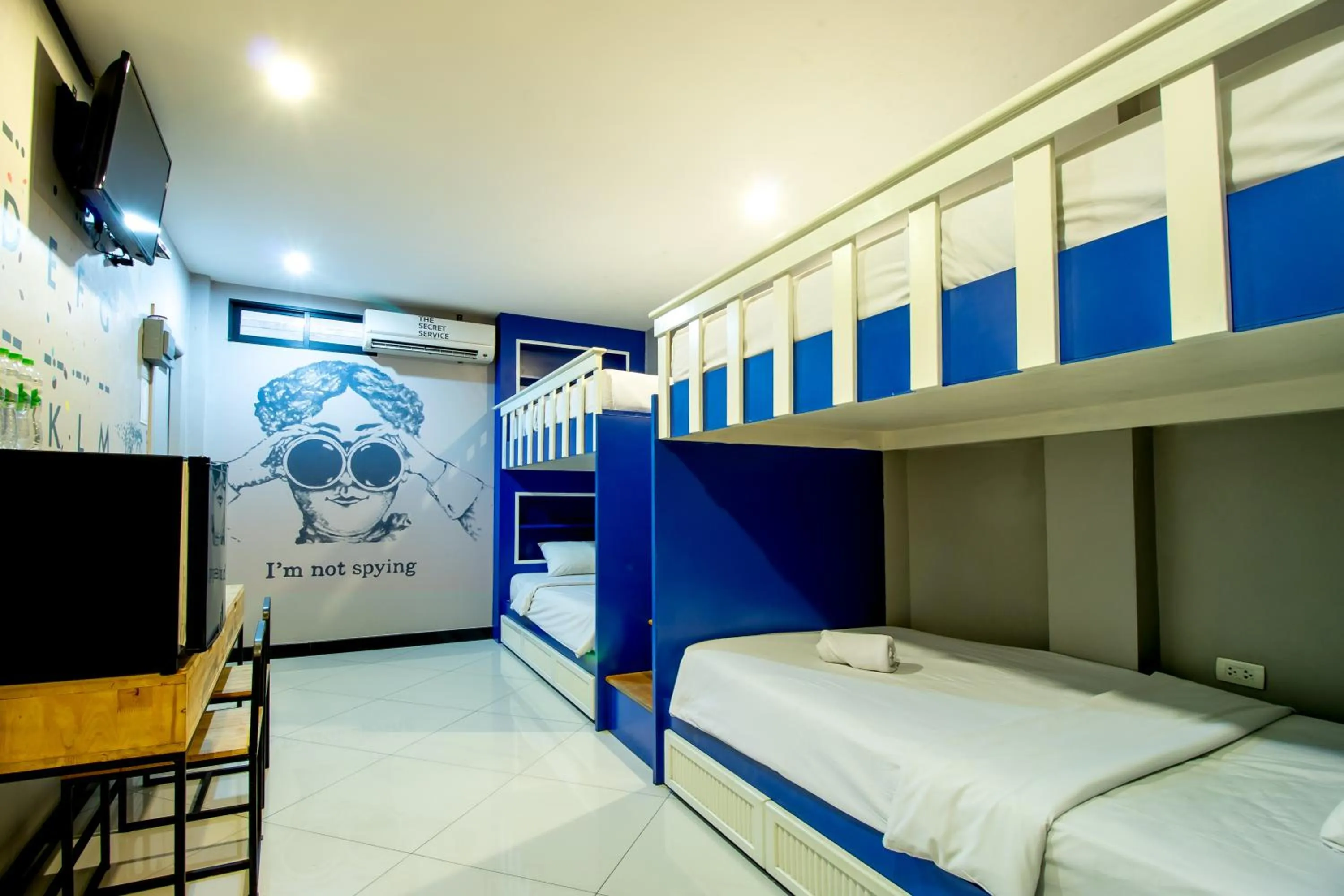 bunk bed, Bed in The Secret Service