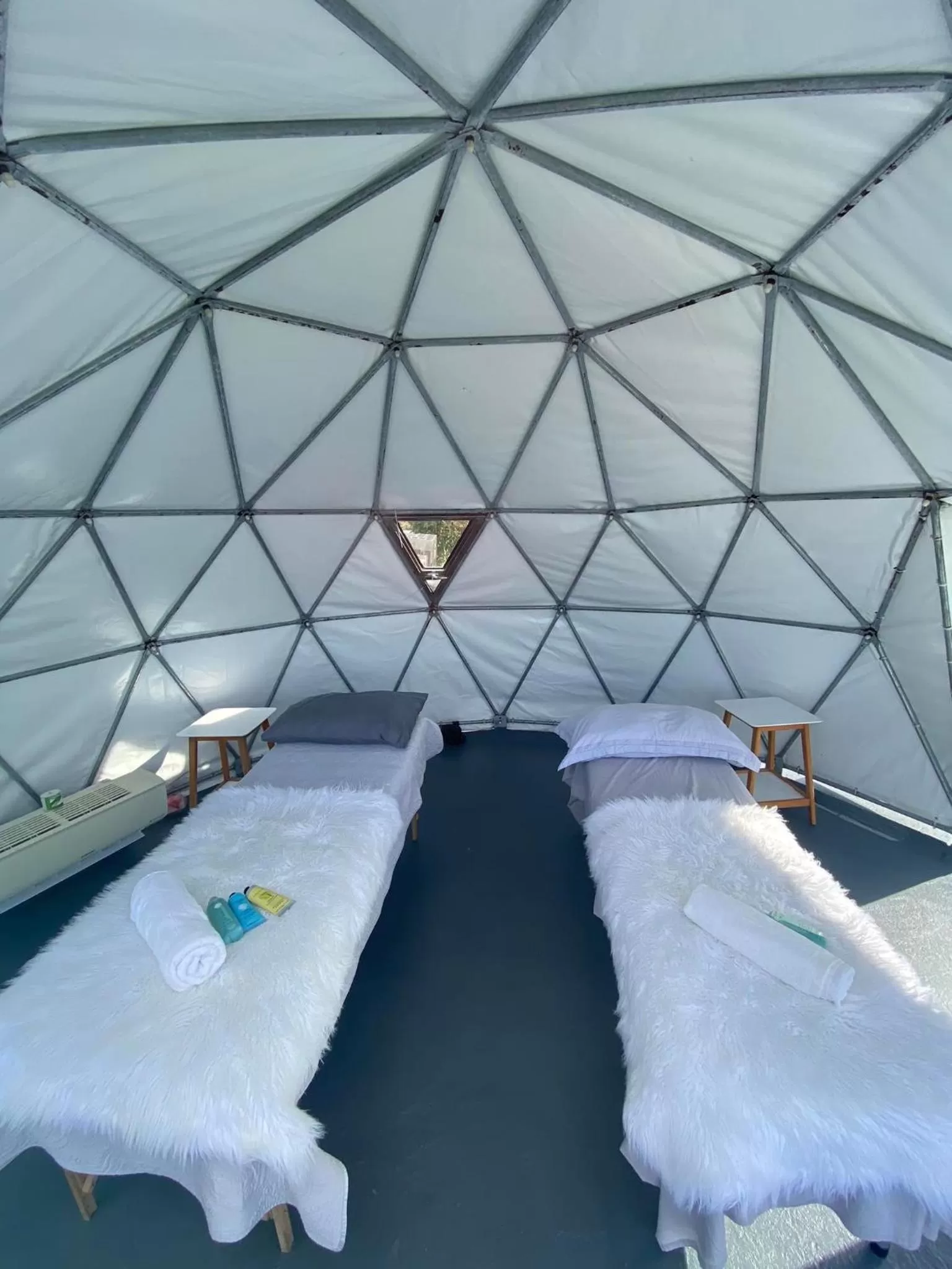 Bed in Bintana sa Paraiso Binunsaran