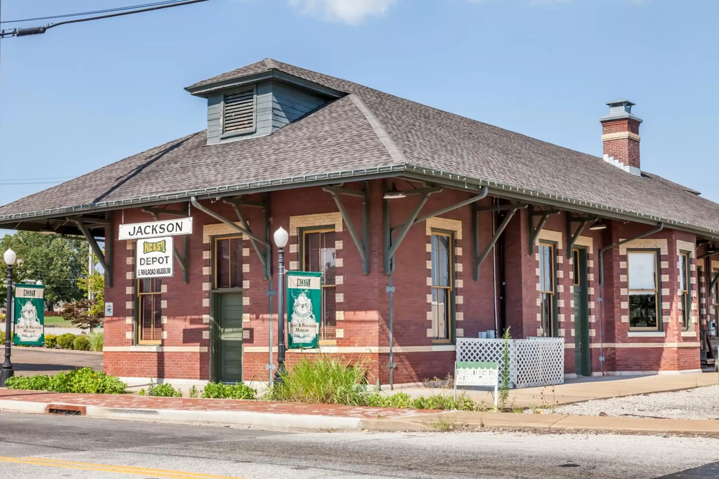 Property Building in Days Inn by Wyndham Jackson