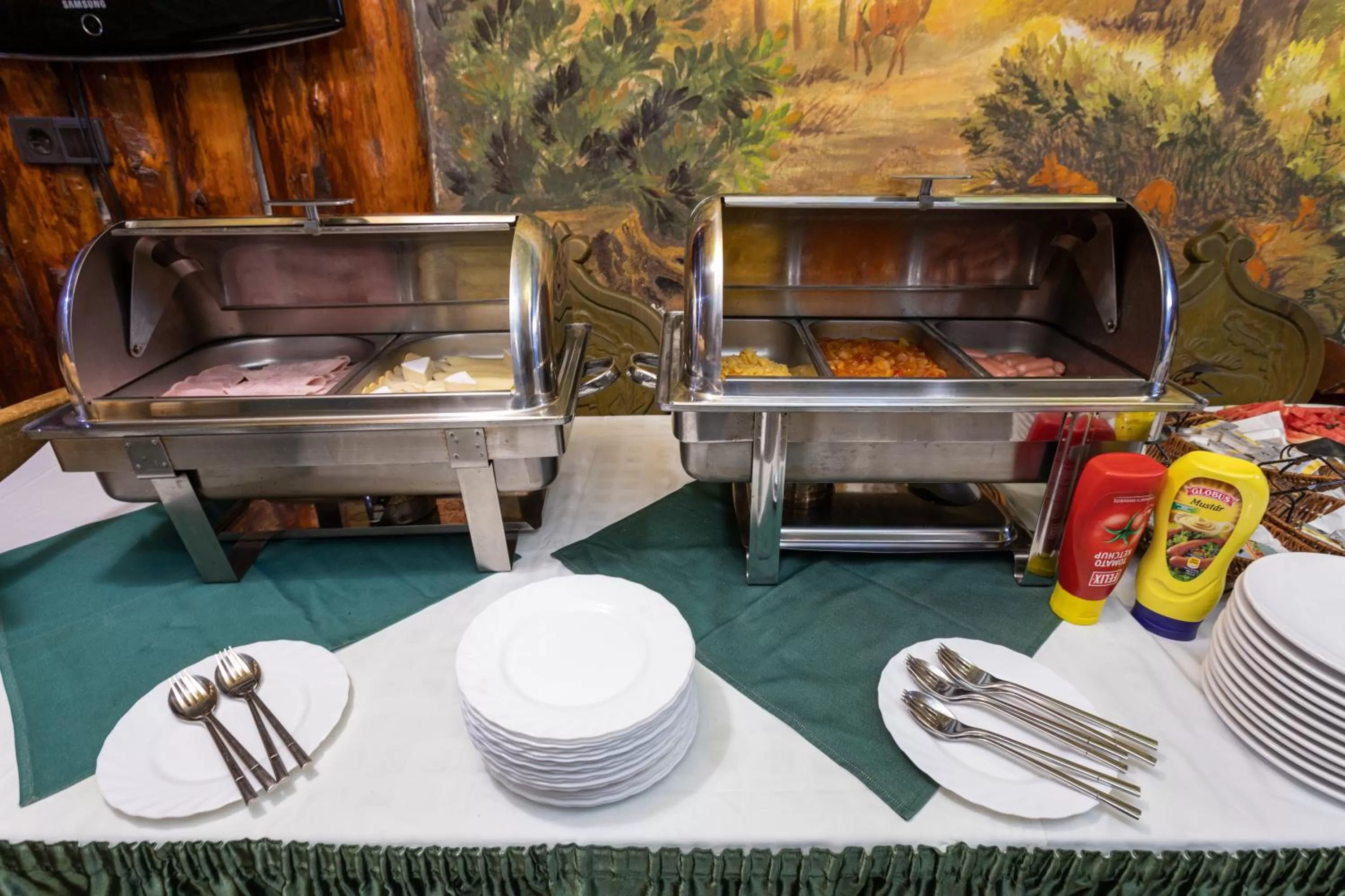 Buffet breakfast in Illés Hotel