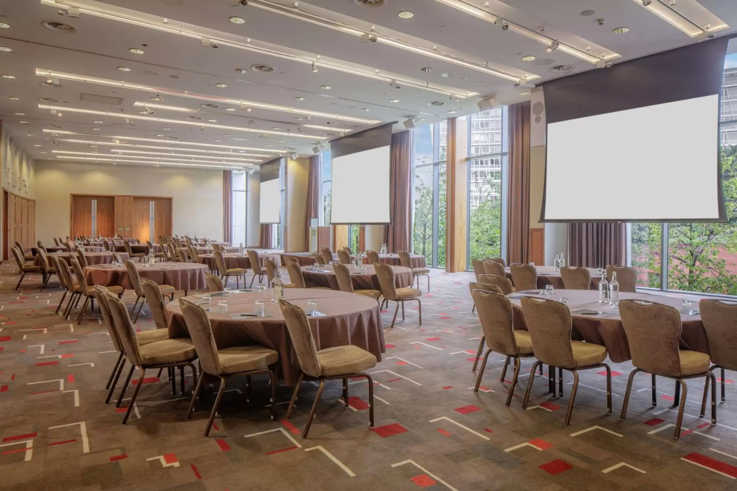 Meeting/conference room, Restaurant/Places to Eat in Hilton Liverpool City Centre