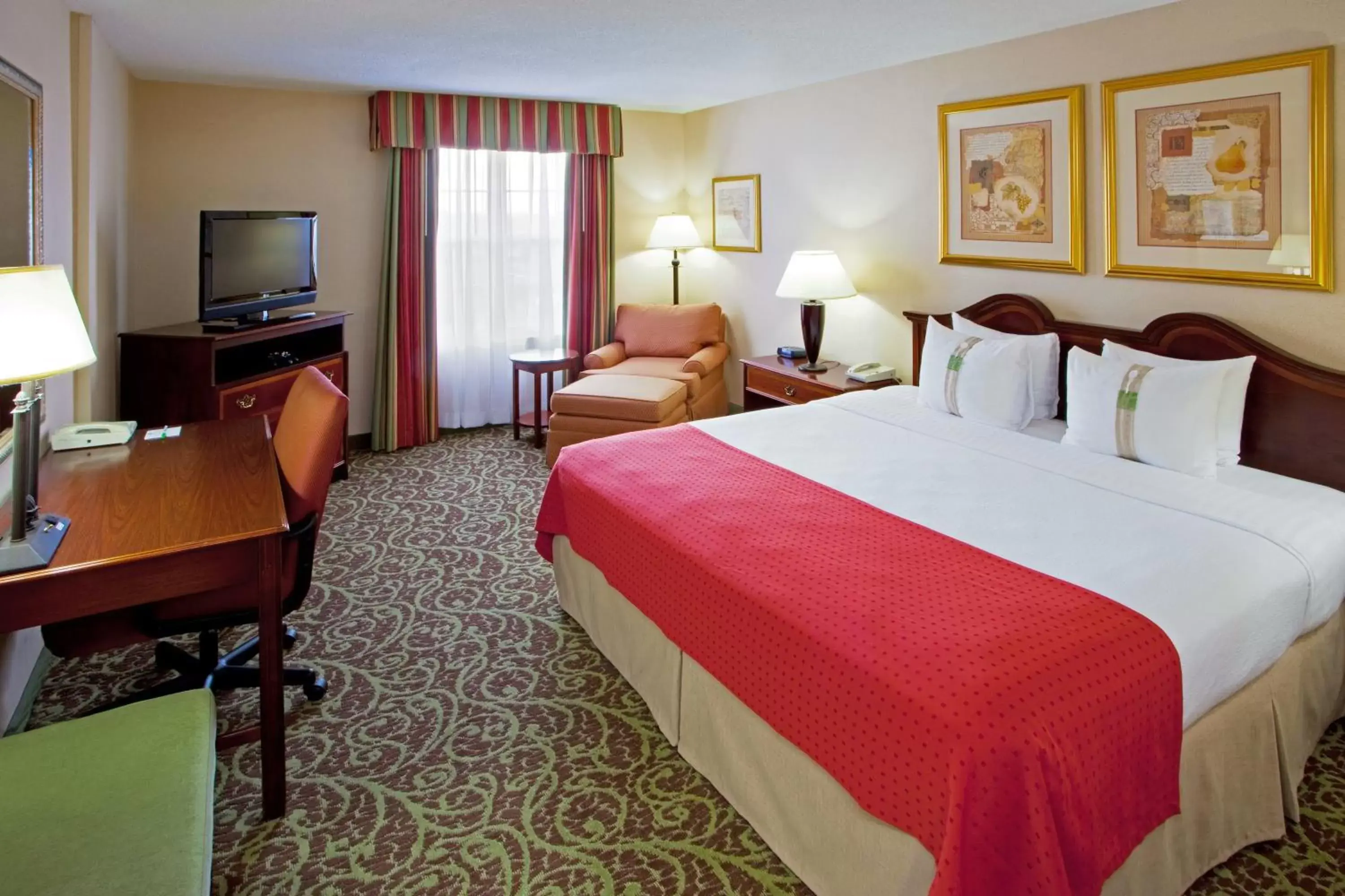 Photo of the whole room, Bed in Holiday Inn Chantilly-Dulles Expo Airport, an IHG Hotel