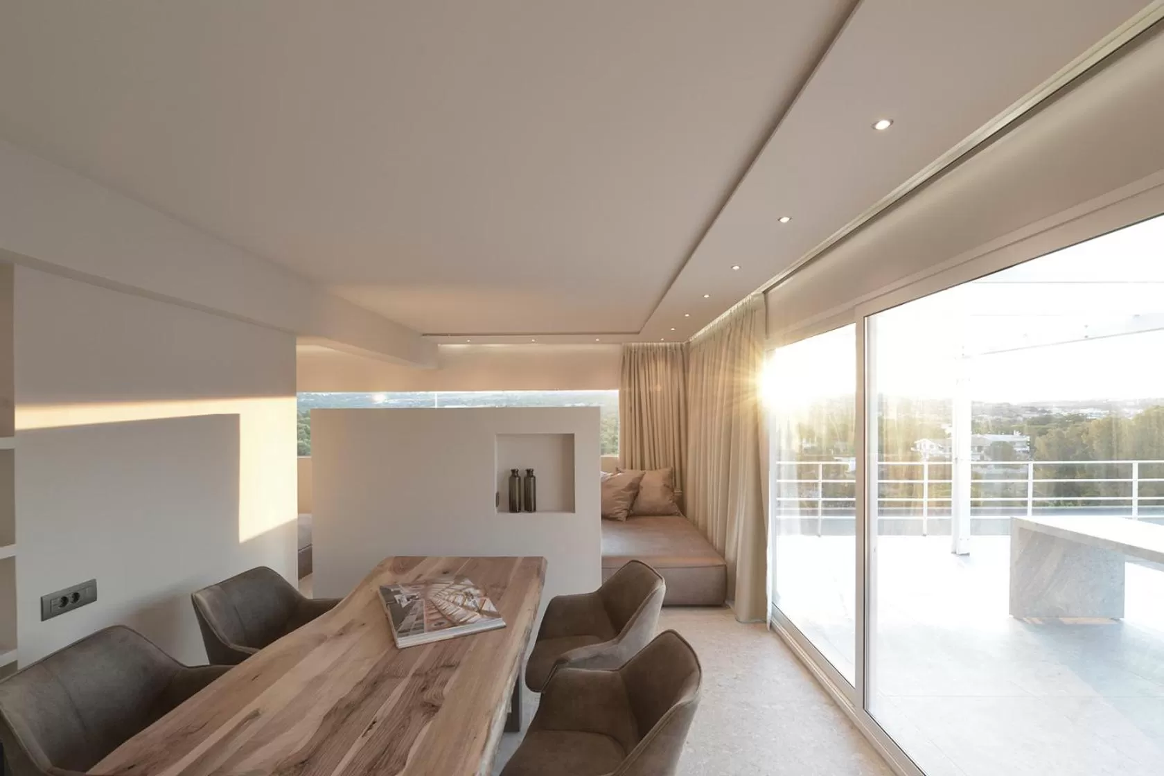 Dining area in King Saron Hotel Resort