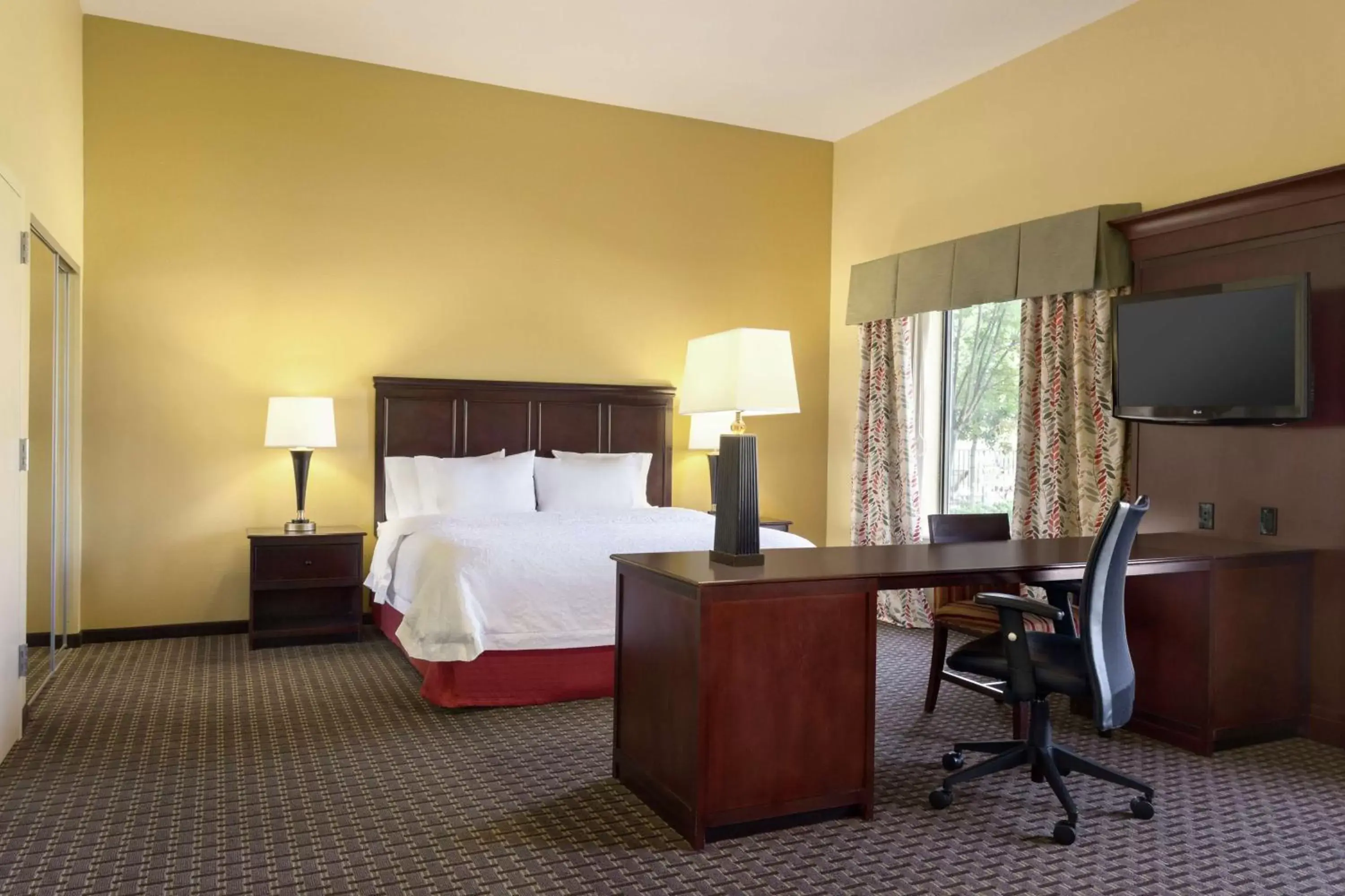 Bedroom, Bed in Hampton Inn & Suites Prattville