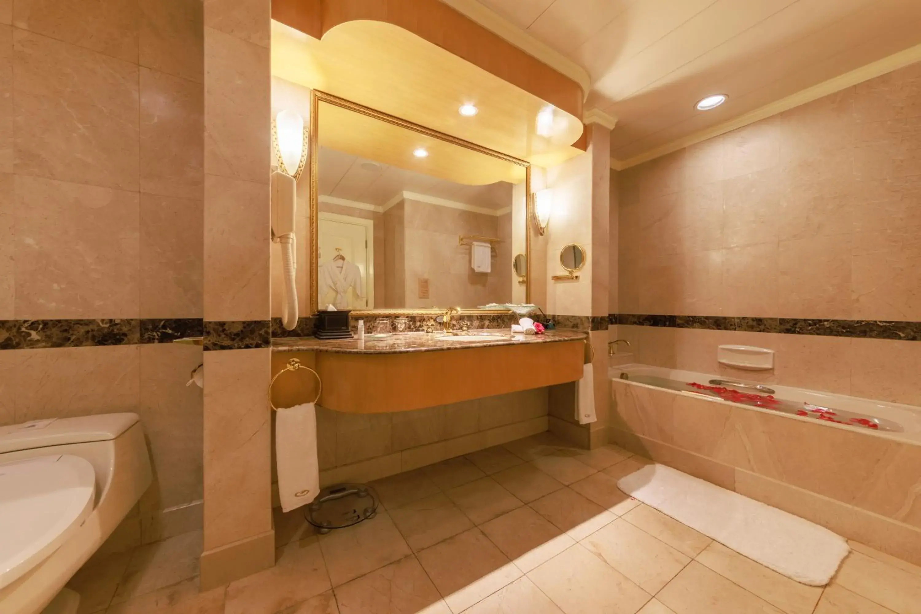 Bathroom in Grand Noble Hotel Dongguan