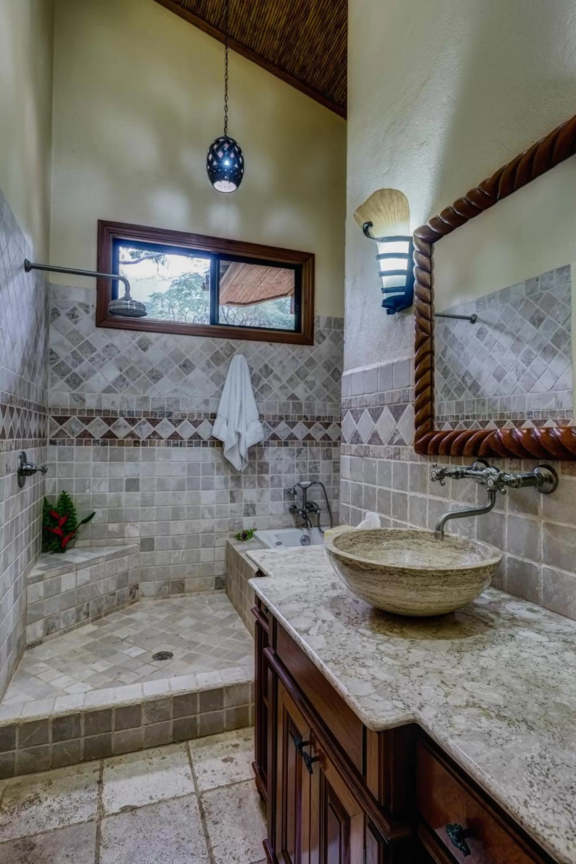 Bathroom in Sleeping Giant Rainforest Lodge