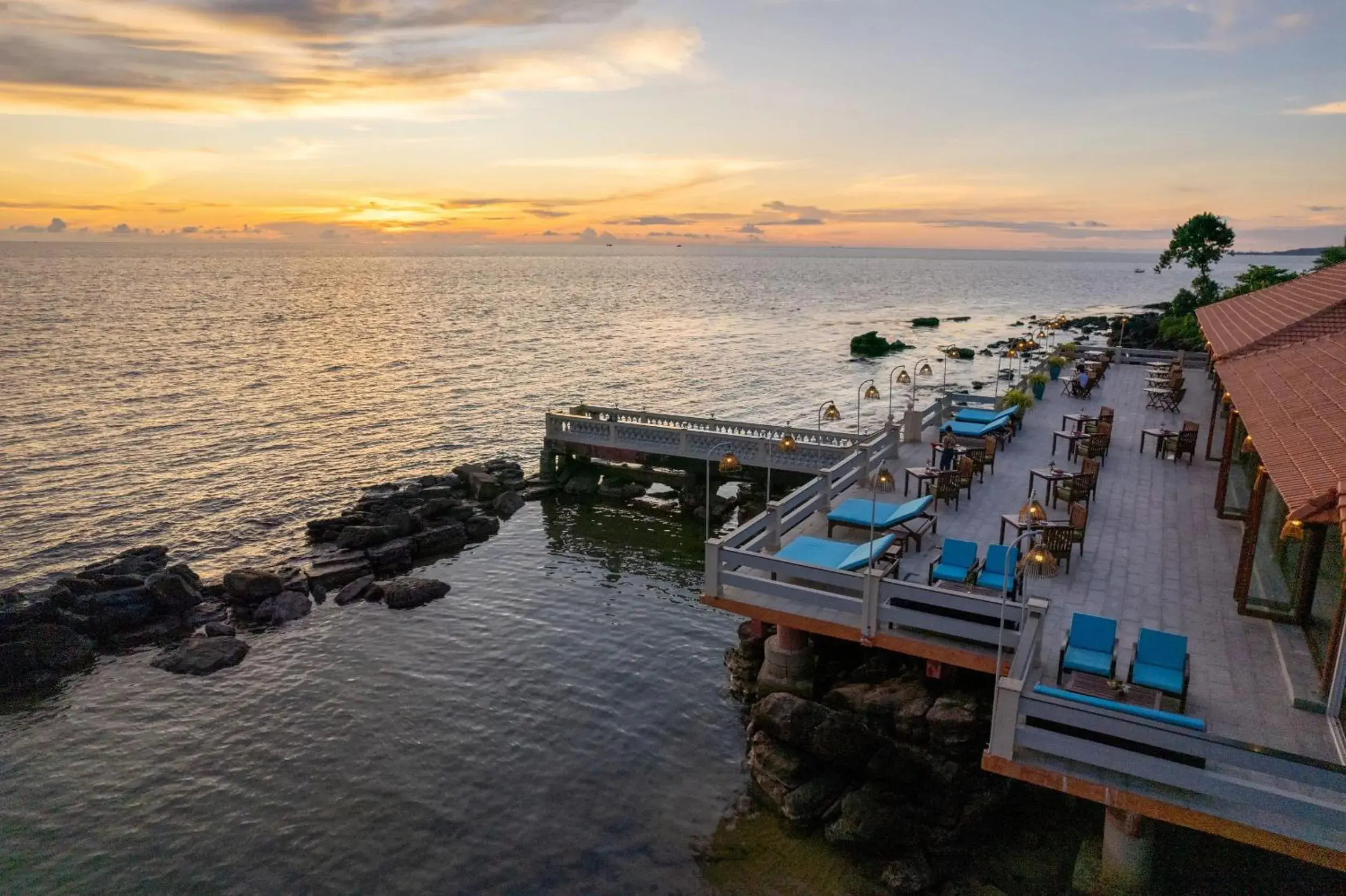 Restaurant/places to eat in Sea Sense Resort