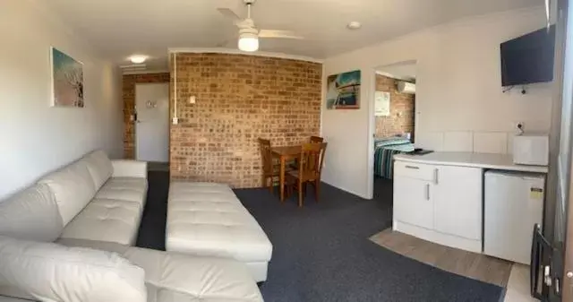 Seating Area in Golden Beach Motor Inn