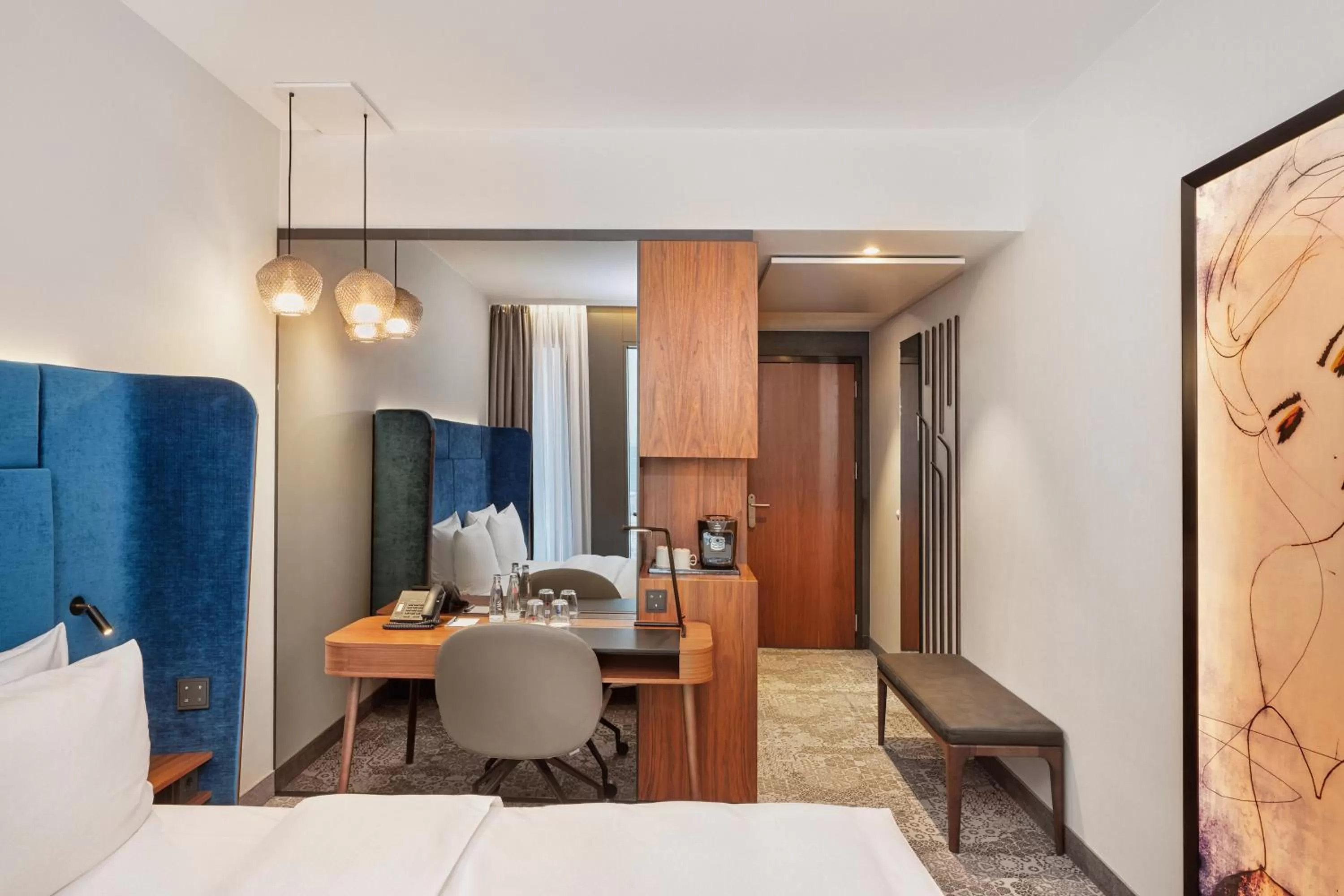 Bed in HYPERION Hotel München